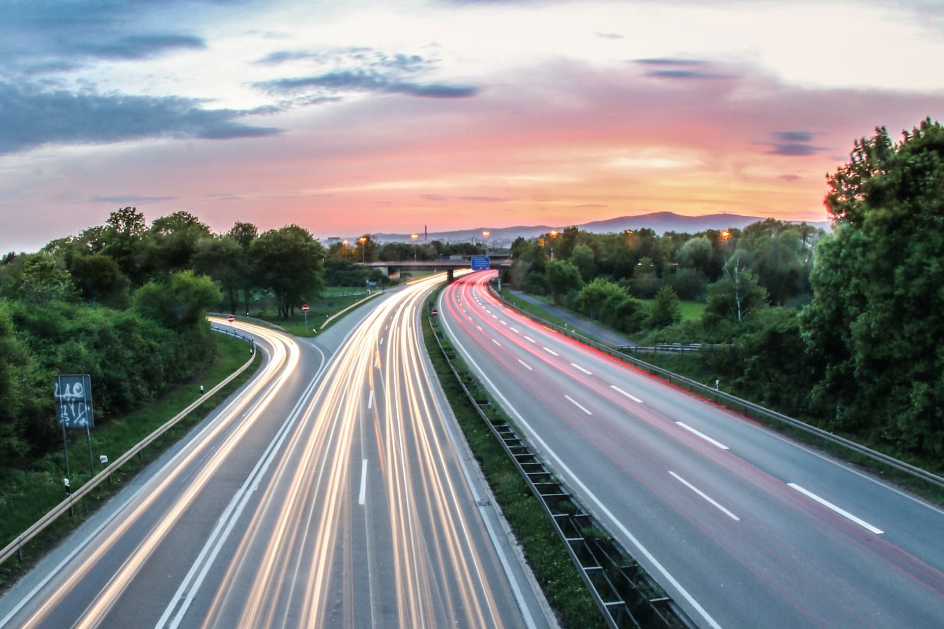 Cover Image for Diese 7 E-Autos haben laut ADAC sehr hohe reale Reichweiten