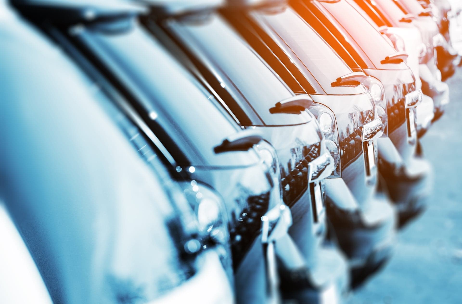 Cover Image for 15 Millionen E-Autos bis 2030 erfordert 5000 Zulassungen pro Tag