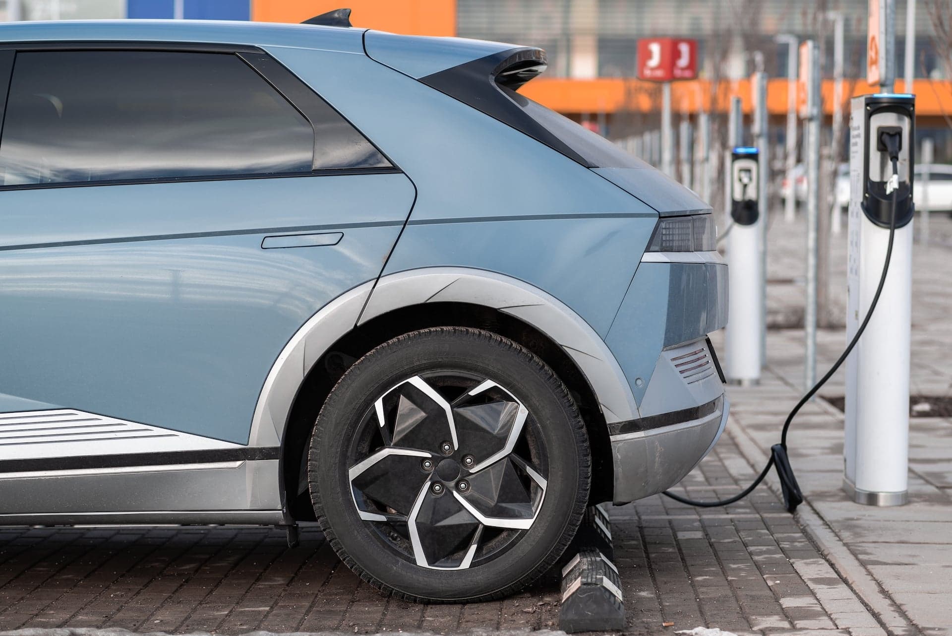 Cover Image for E-Mobilität bei Unternehmen: Details zur neuen Förderung