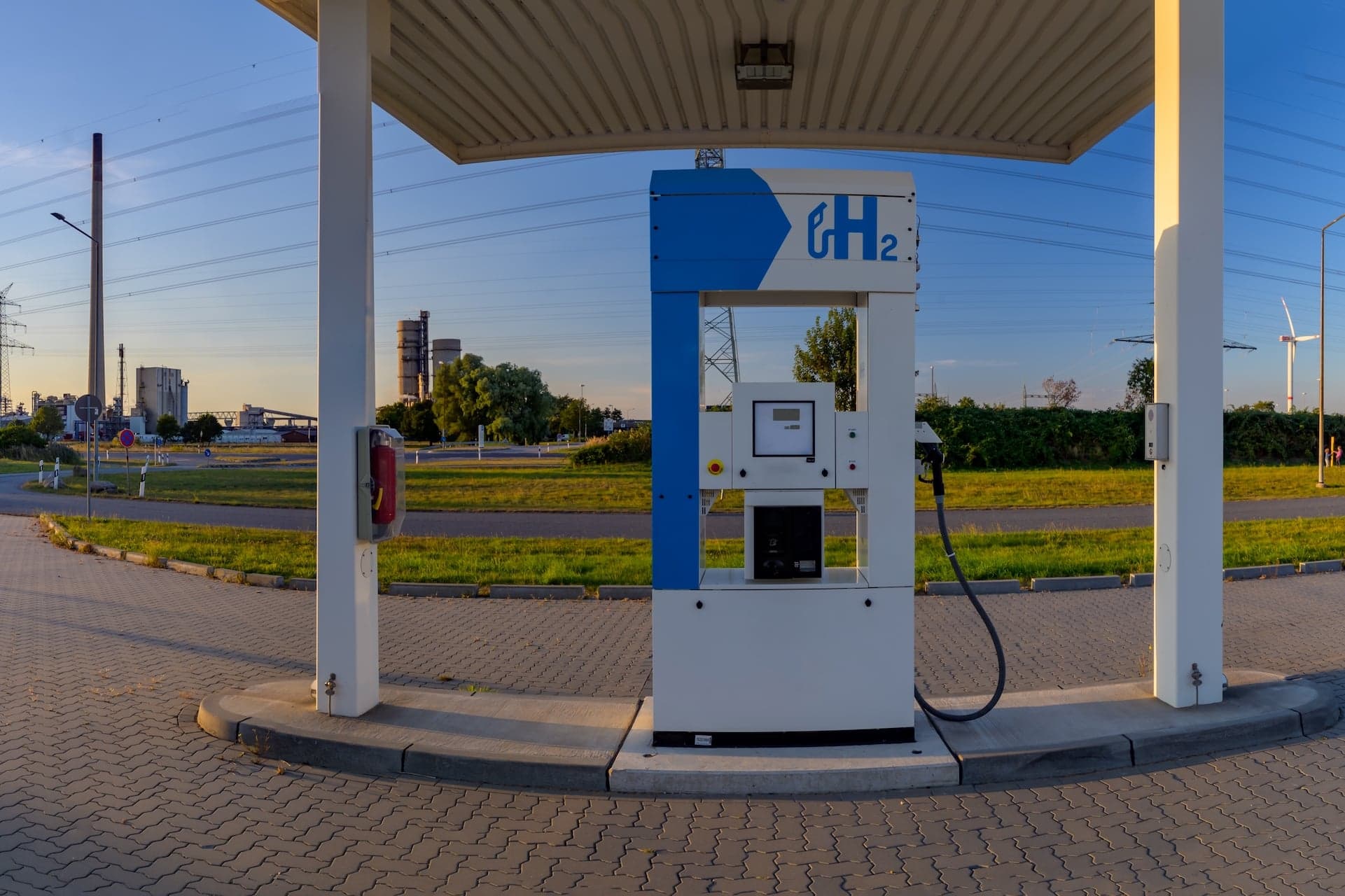 Cover Image for Bund fördert Wasserstofftankstellen für H2-Lkw