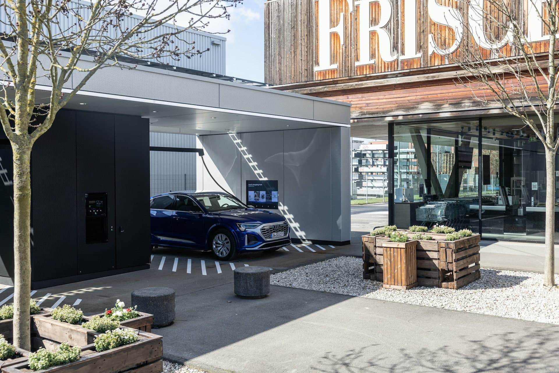 Cover Image for Audi: Dritter Schnelllade-Charging-Hub steht in Berlin