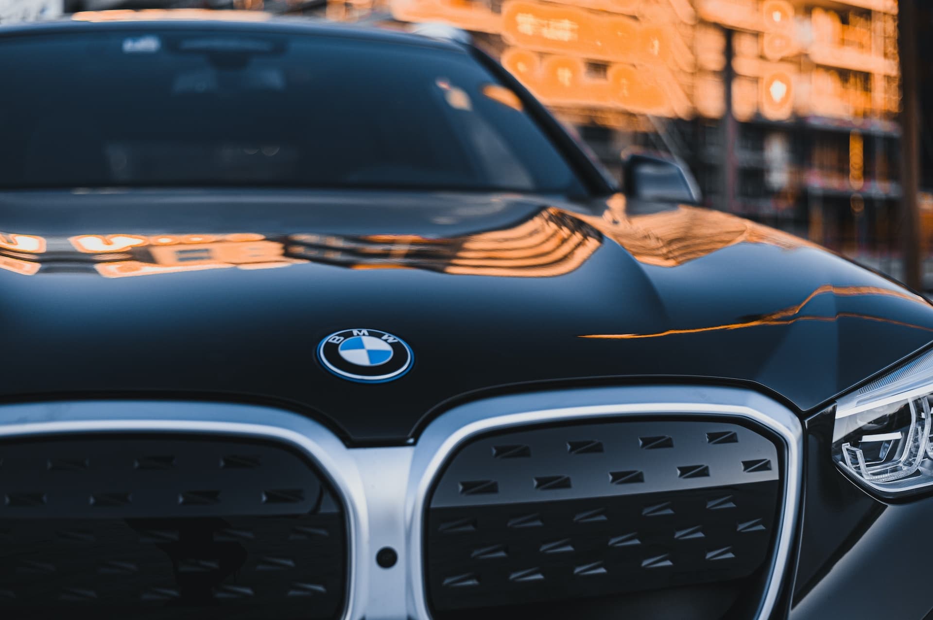 Cover Image for BMW hält Wette auf Wasserstoff offenbar aufrecht