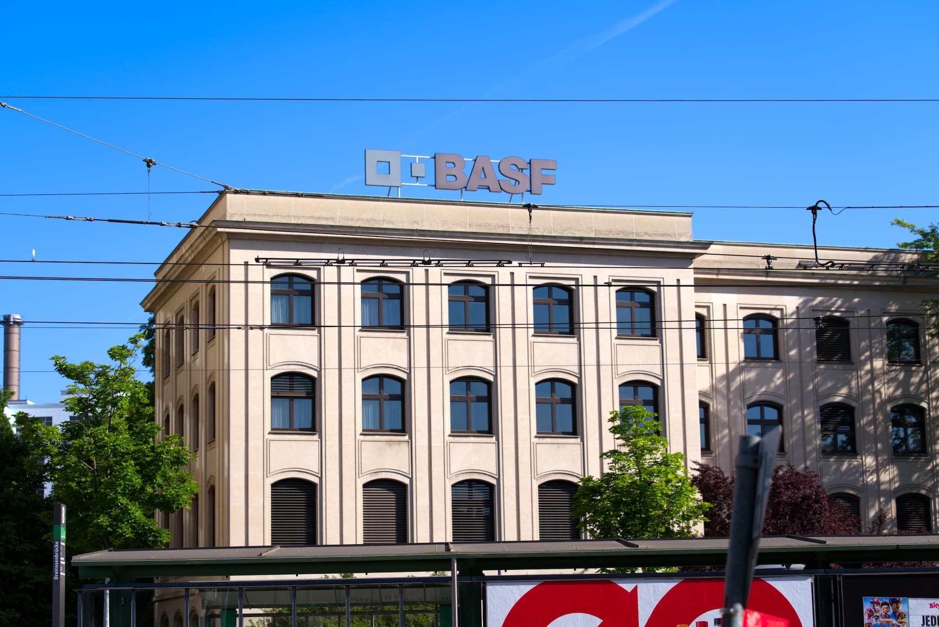 Cover Image for Brennstoffzellen: BASF und Advent arbeiten an neuer Lieferkette