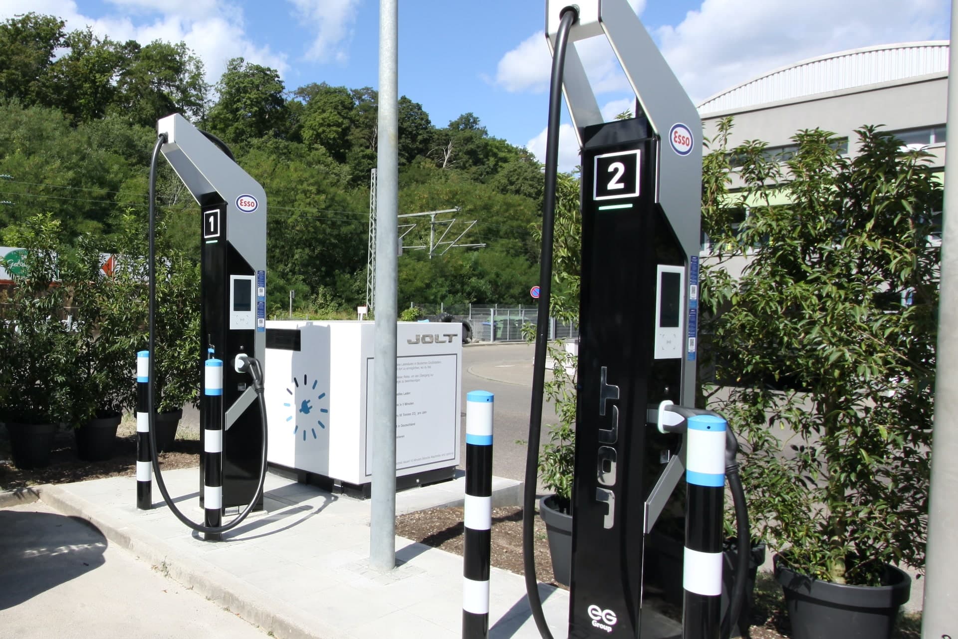 Cover Image for Jolt: Finanzspritze für Ultra-Schnelllader samt Batteriepuffer in Städten