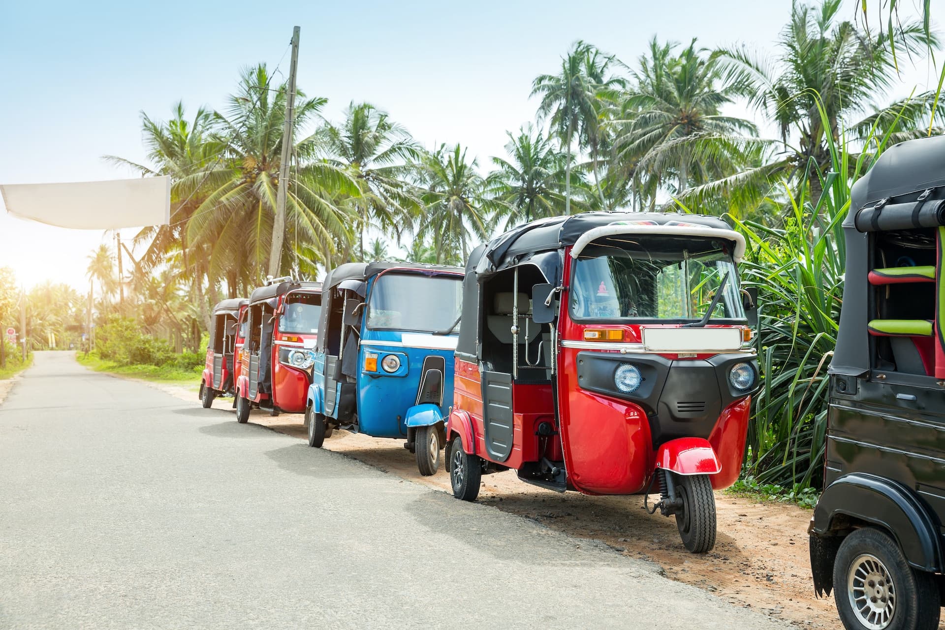 Cover Image for 500.000 Tuk-Tuks sollen elektrisch werden