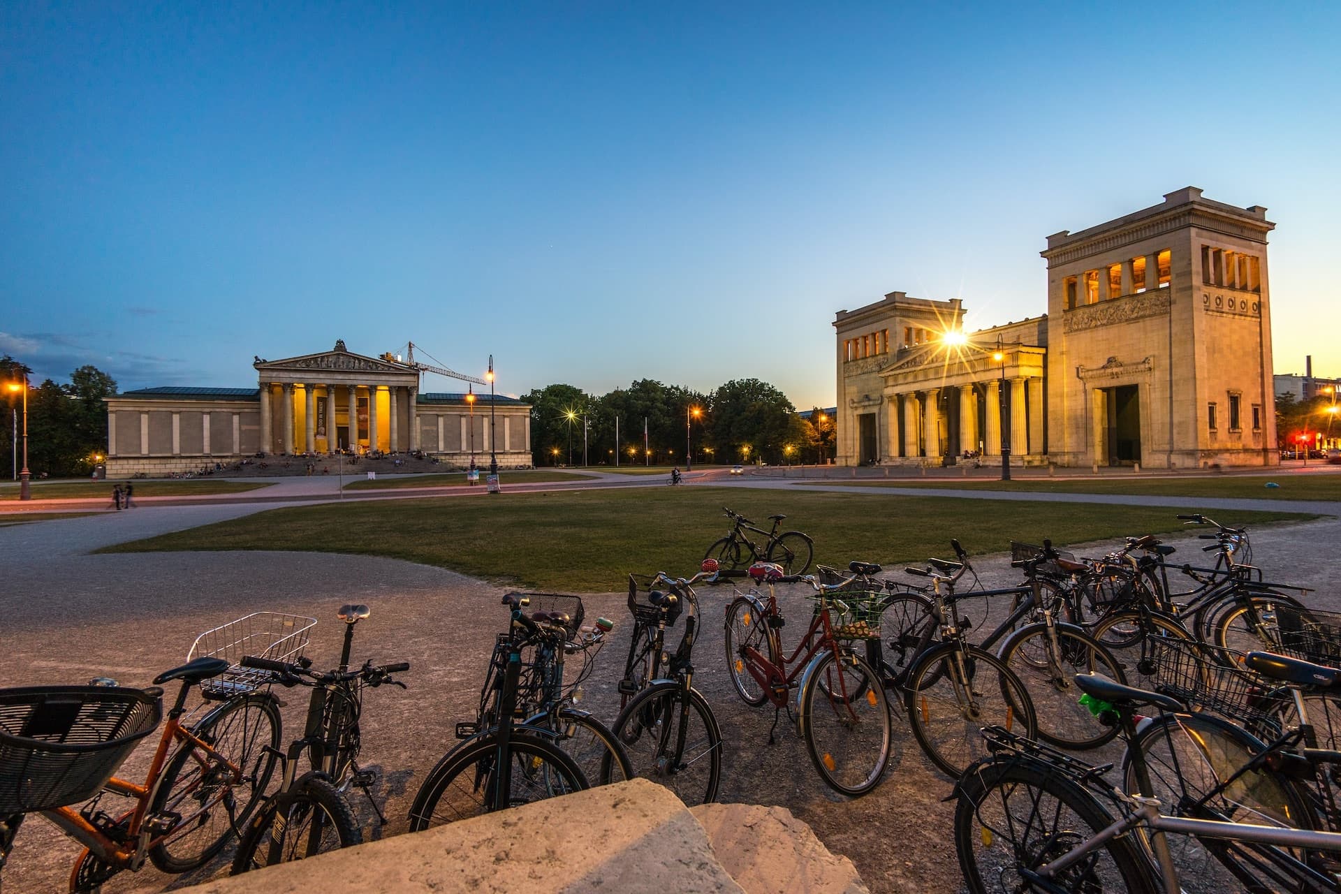 Tesla stellt auf der IAA in München aus