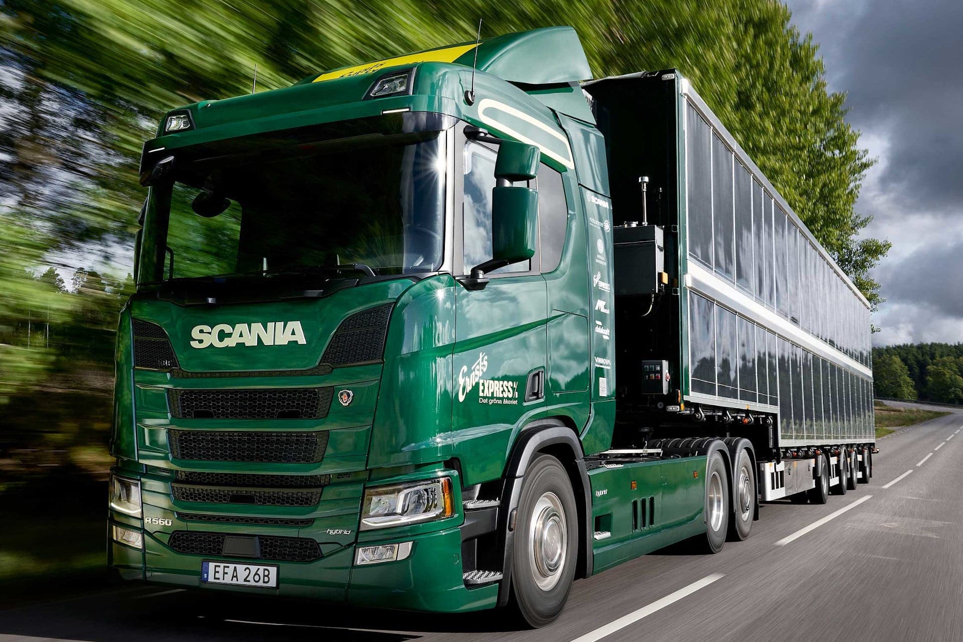 Cover Image for Test mit 100 Quadratmeter Solarzellen auf Scania-Lkw