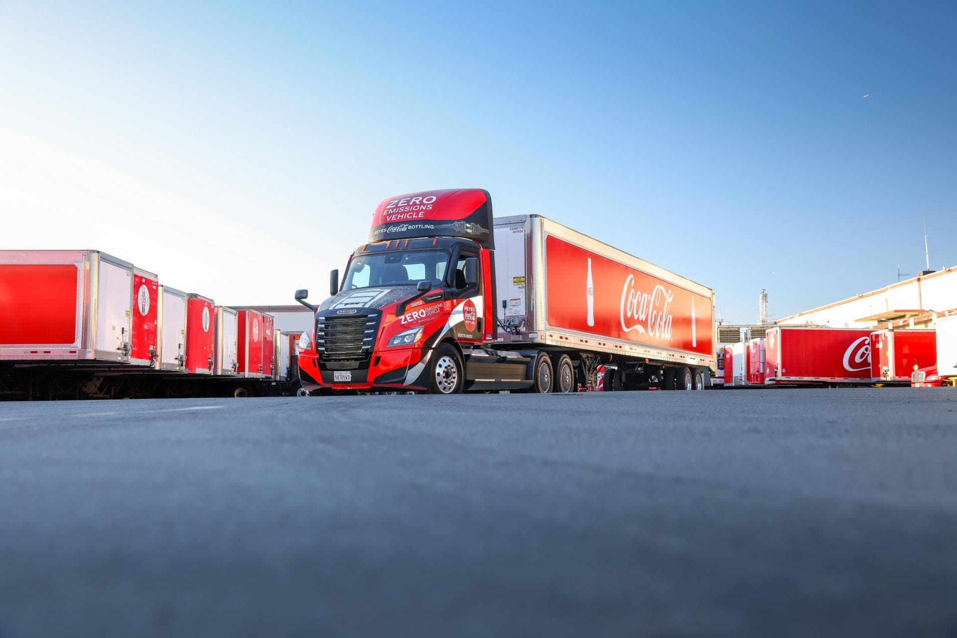 20 schwere Elektro-Lkw für Coca-Cola Bottling in den USA