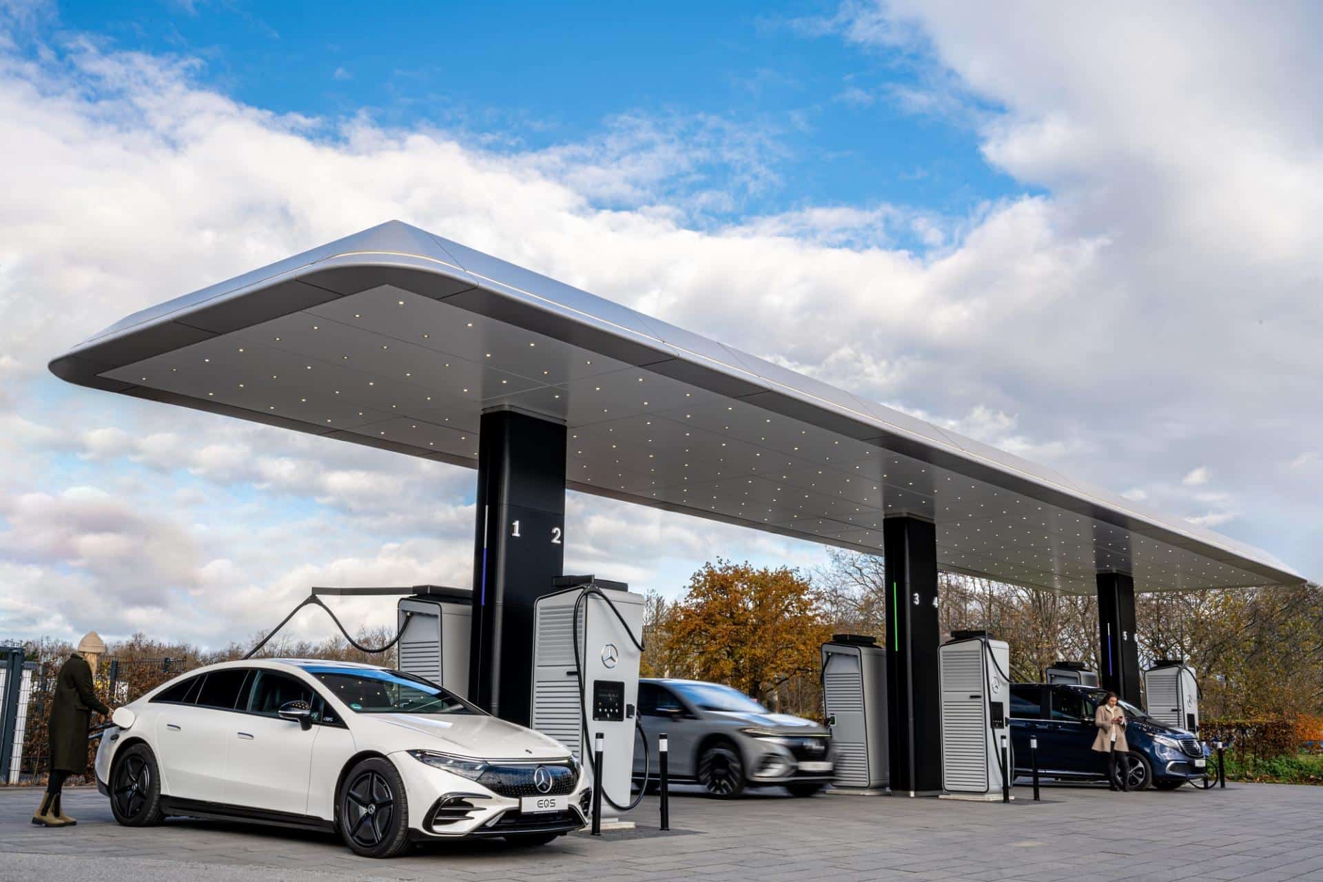Cover Image for Europas erster Mercedes Charging-Hub eröffnet