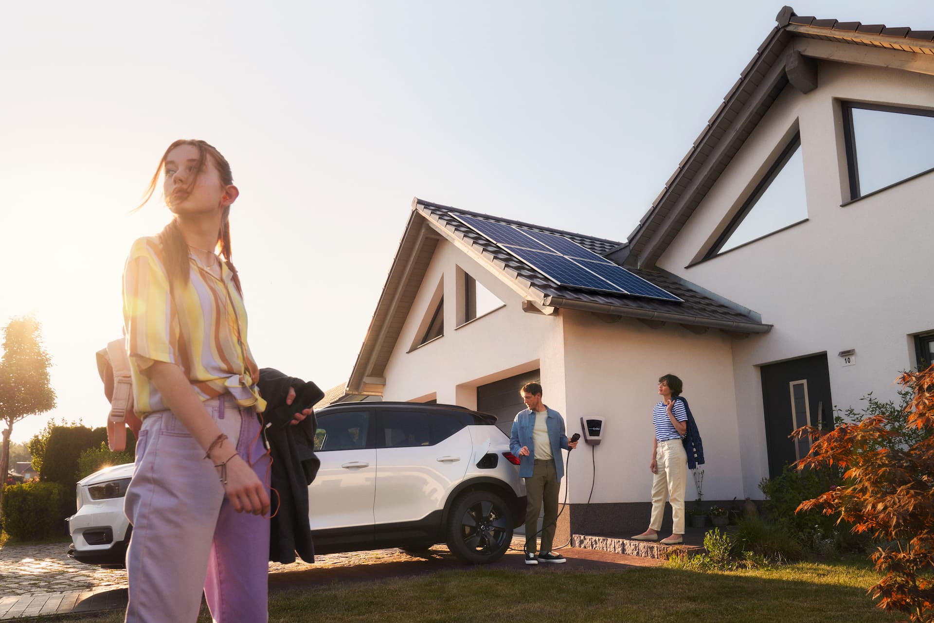 Cover Image for ADAC: Unsicherheiten hemmen den E-Auto-Hochlauf