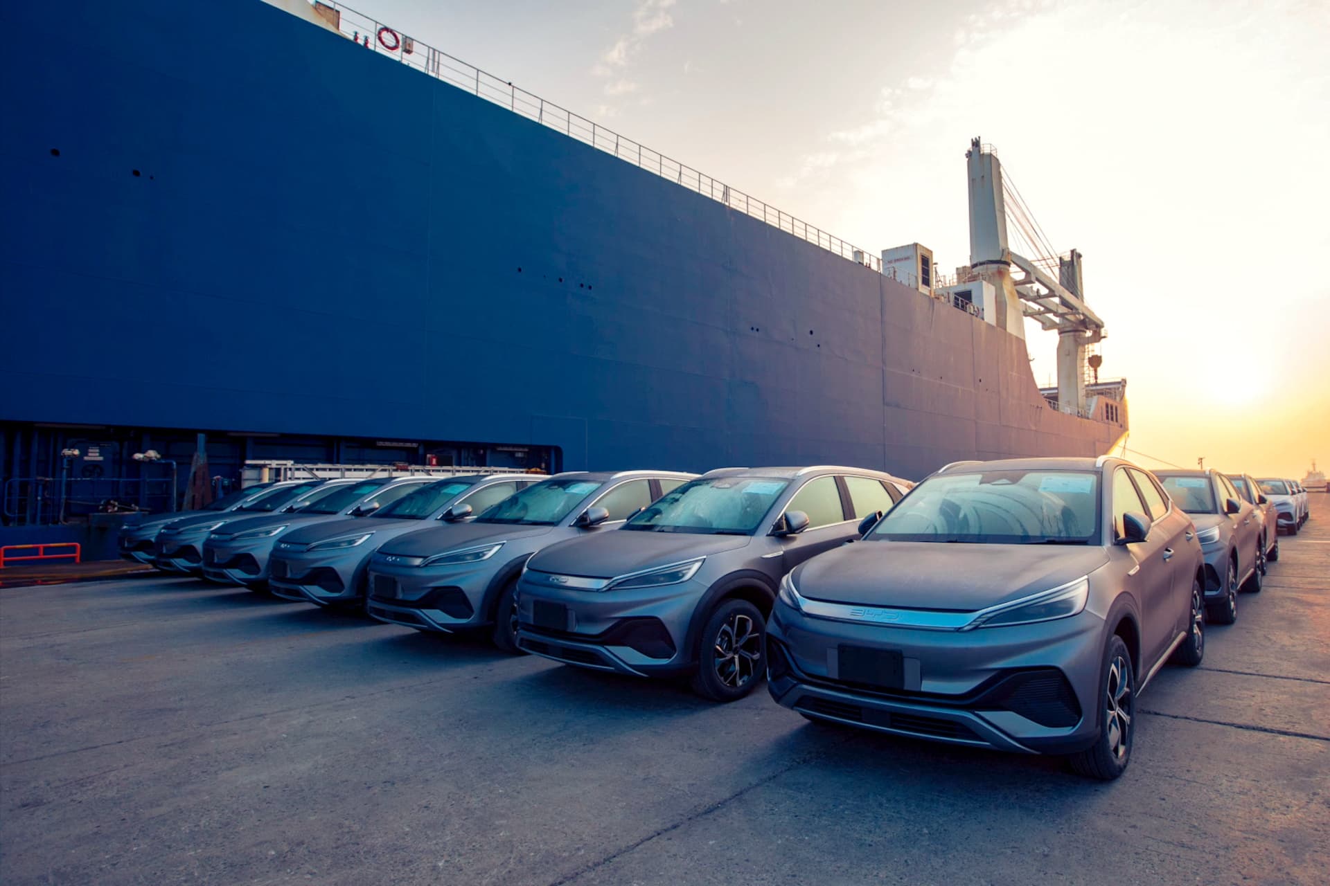 Cover Image for BYD investiert in Mega-Autofrachter: Baldige E-Auto-Flut aus China?