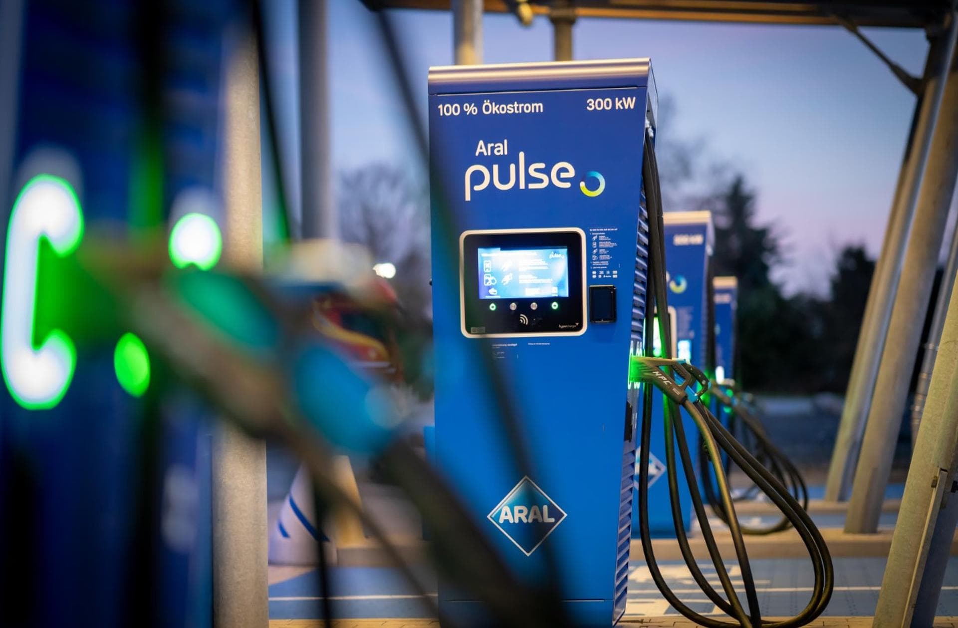 Cover Image for Ladesäulen: Aral fordert einheitliche und digitale Genehmigungsverfahren