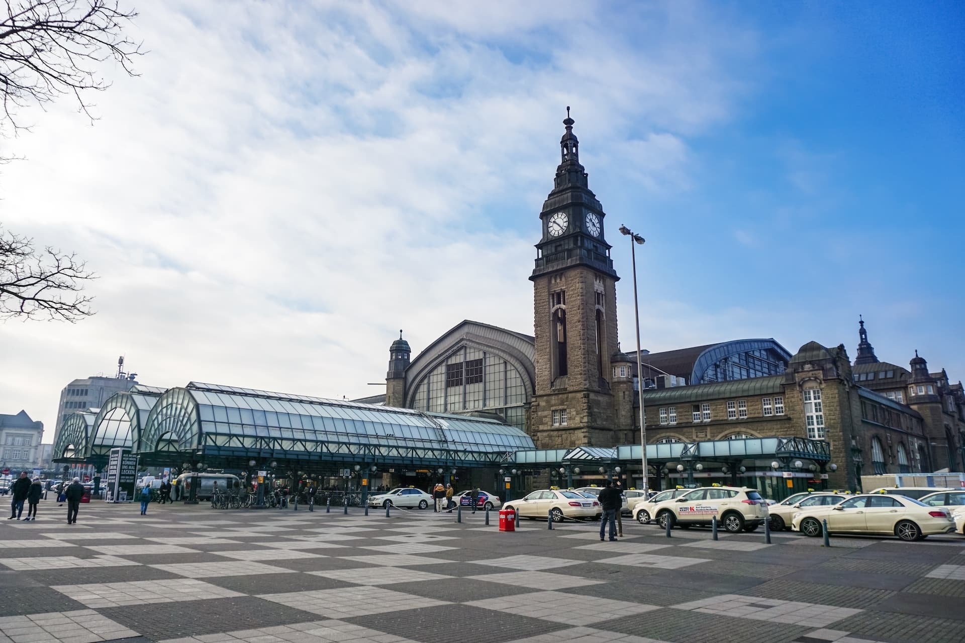 Cover Image for In Hamburg gilt nun das „Verbrennerverbot“ für Taxis