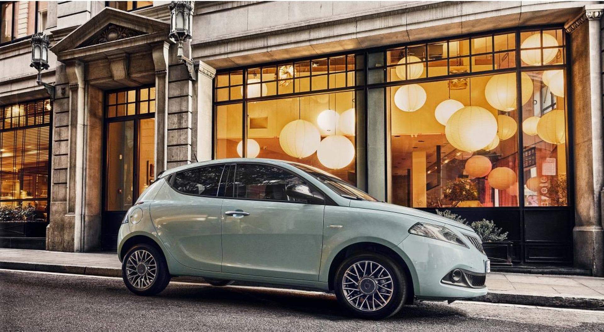 Cover Image for Ypsilon: Lancias elektrische Zukunft beginnt