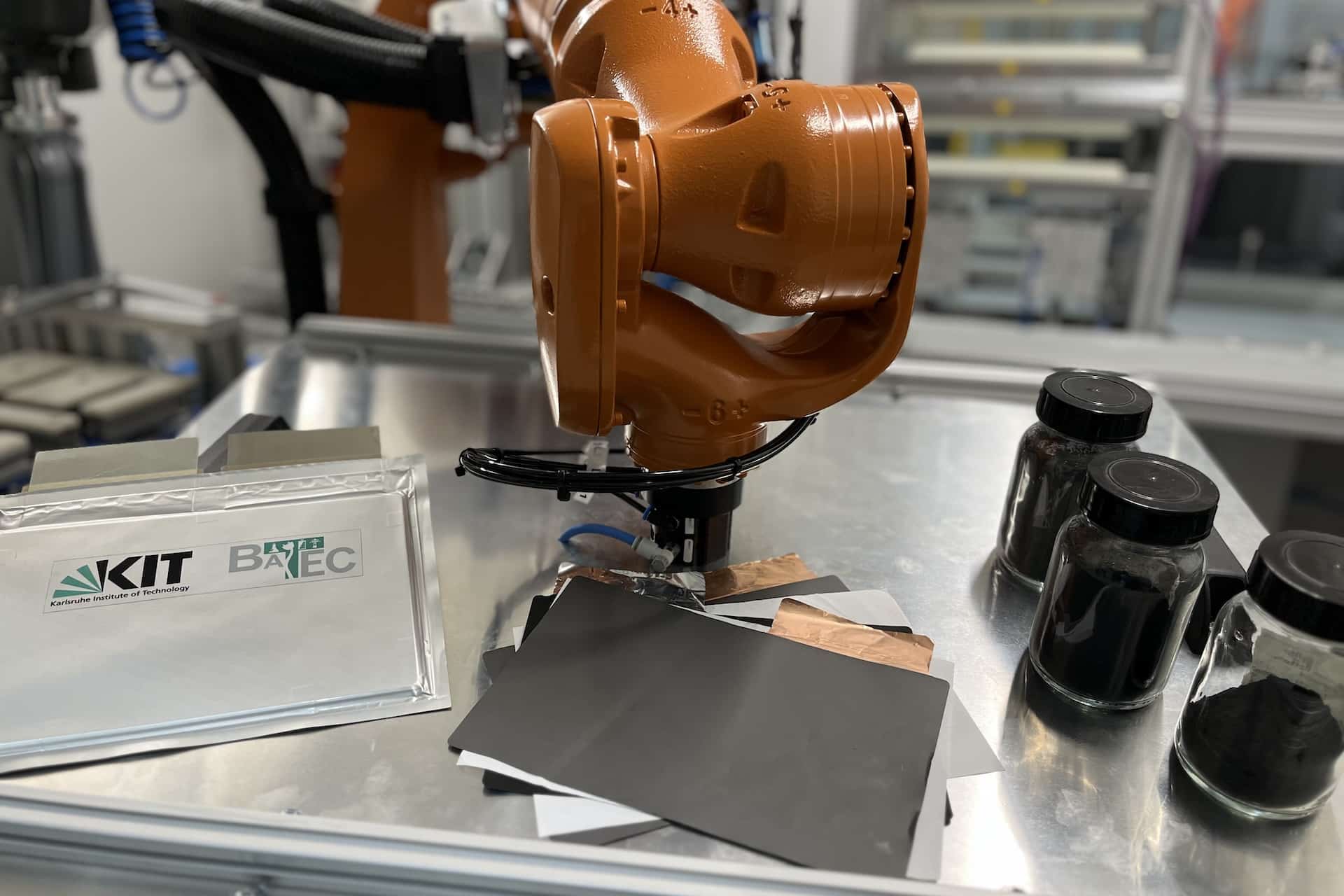 KIT-Forscher entwickeln effizienteres Recycling von Batterien