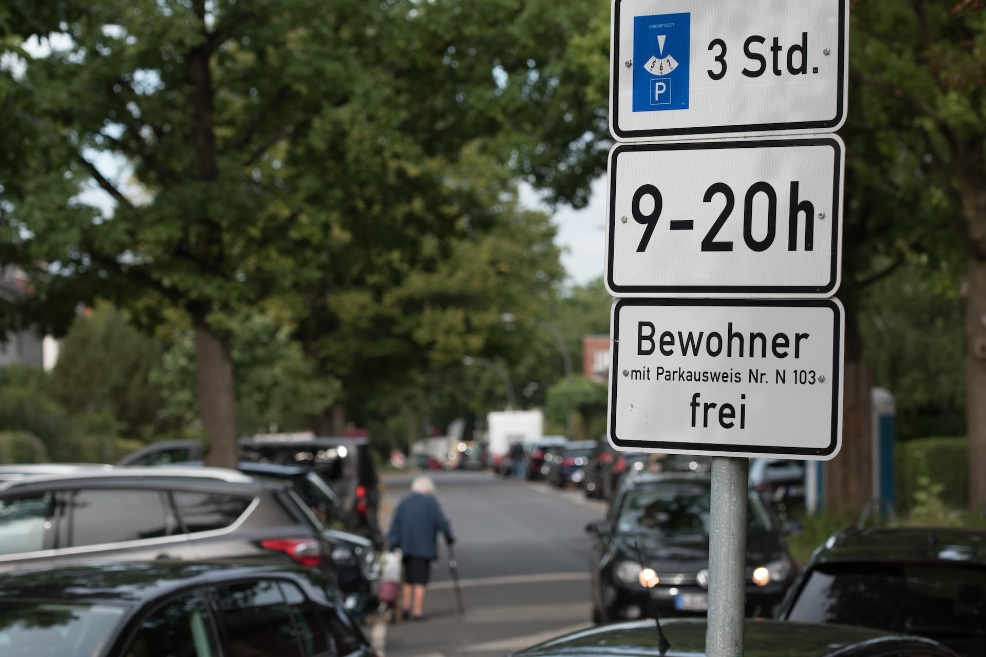 Cover Image for Immer mehr Städte erhöhen Kosten für Anwohnerparkausweise