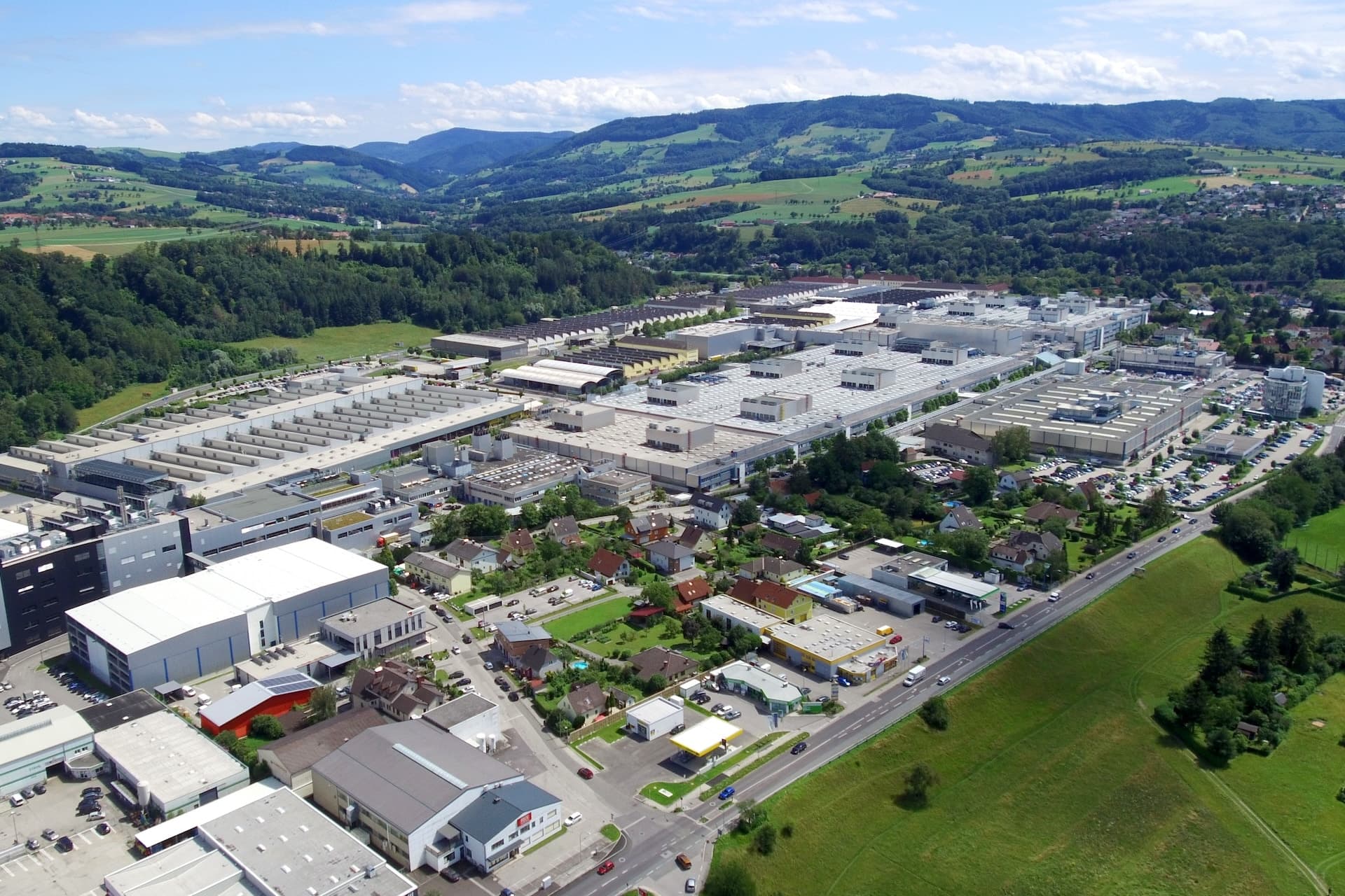 Cover Image for BMW bereitet Produktion von Neue-Klasse-Elektromotoren vor