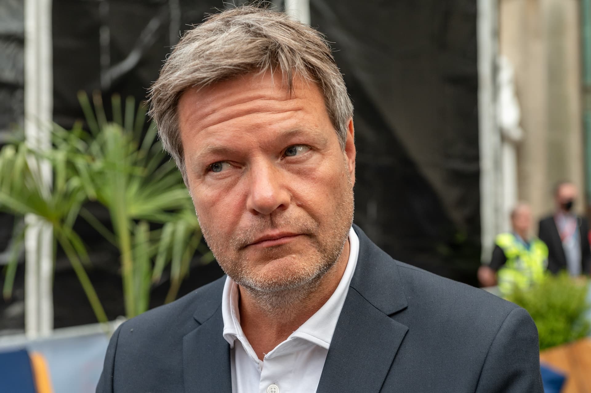 Cover Image for Habeck: „Ihr heißt Volkswagen – nicht Luxuswagen“