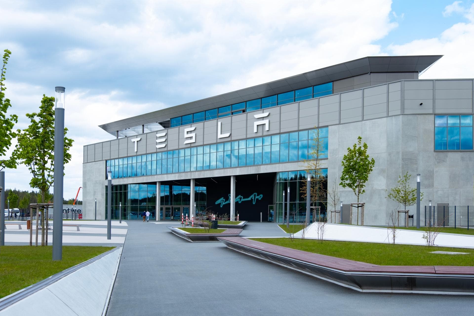 Gemeinde Grünheide stimmt für Ausbau von Tesla-Werk Berlin