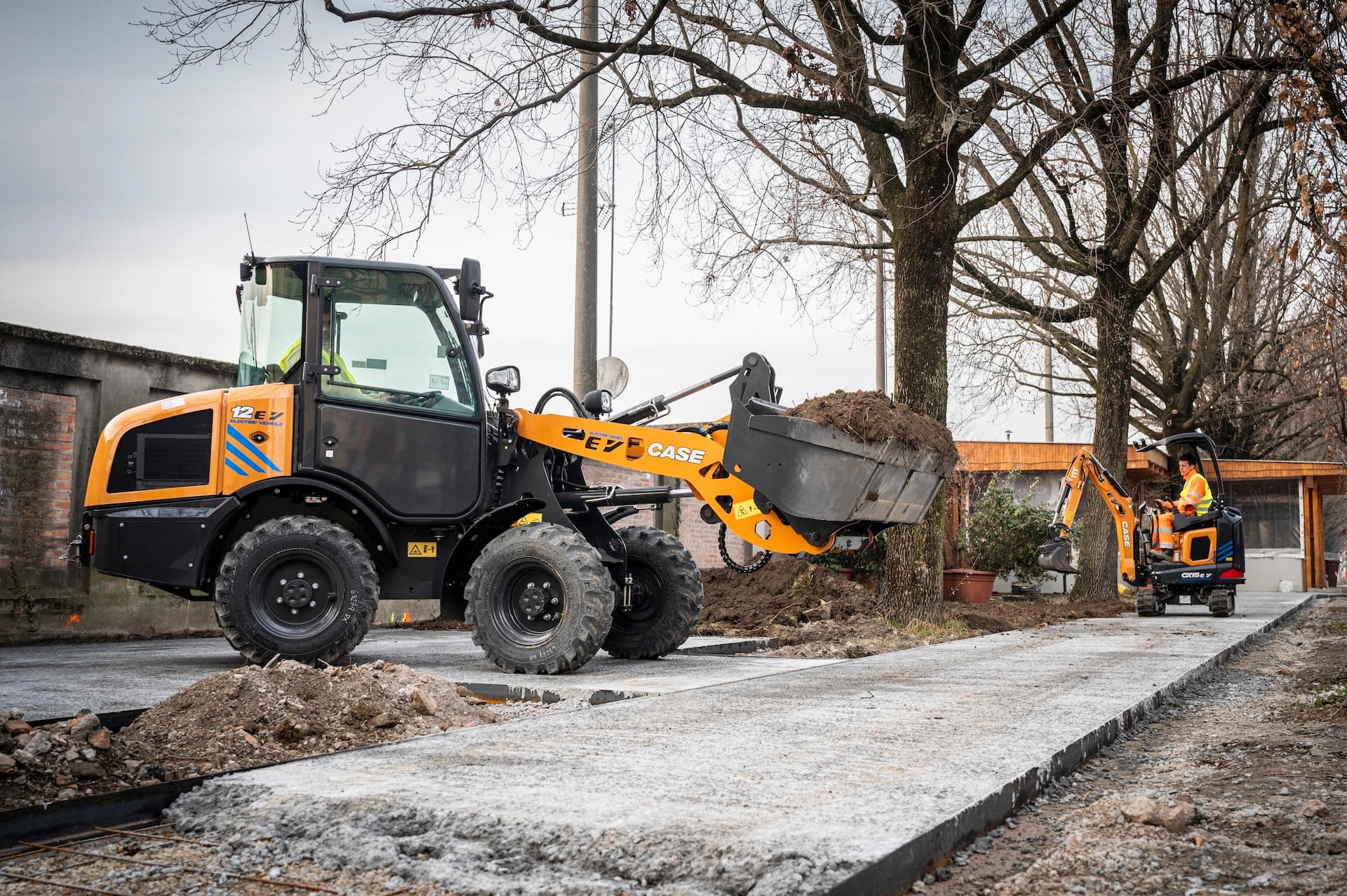 Case stellt kompakten Elektro-Radlader 12EV vor
