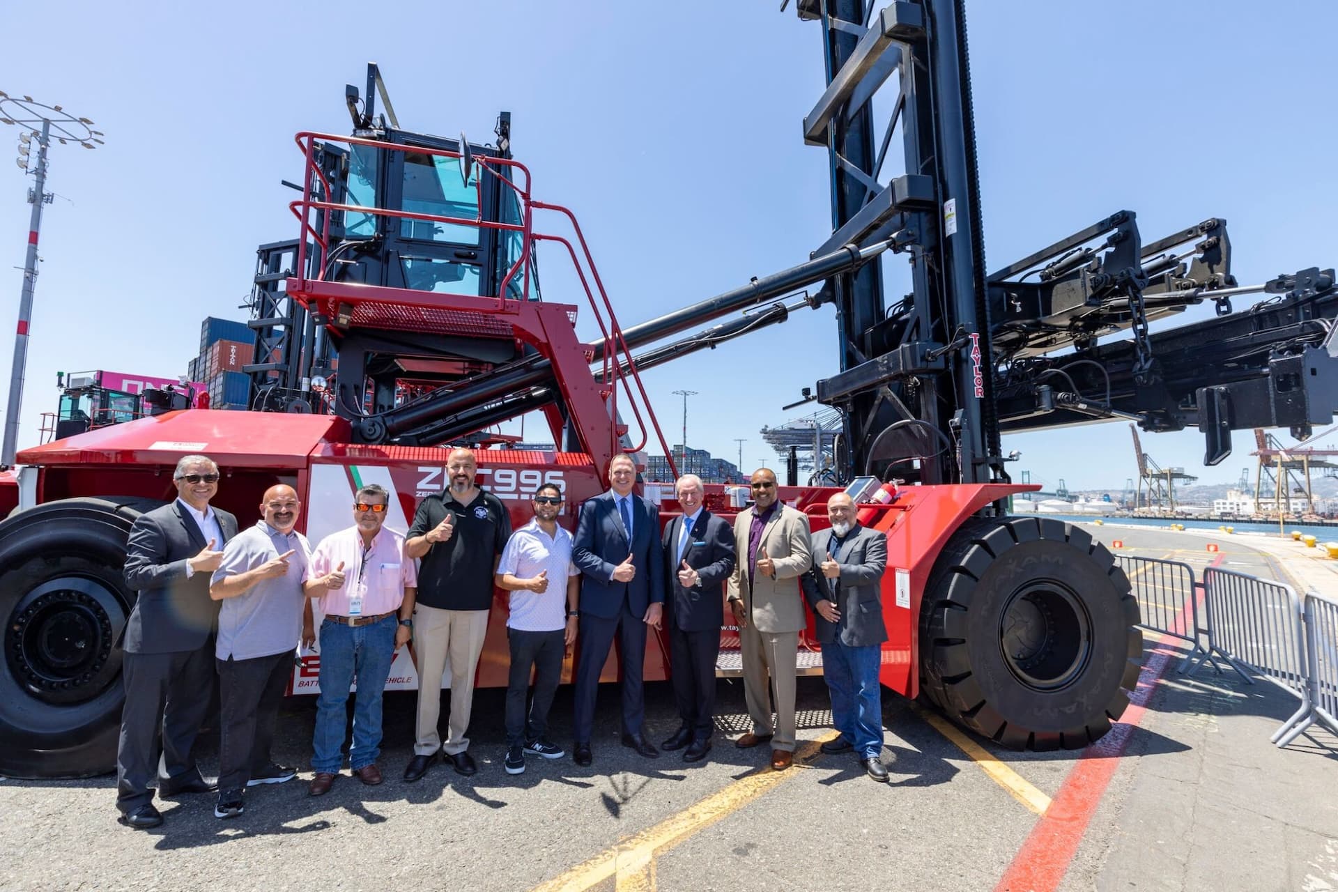 Elektrische Stapler im Hafen von Los Angeles