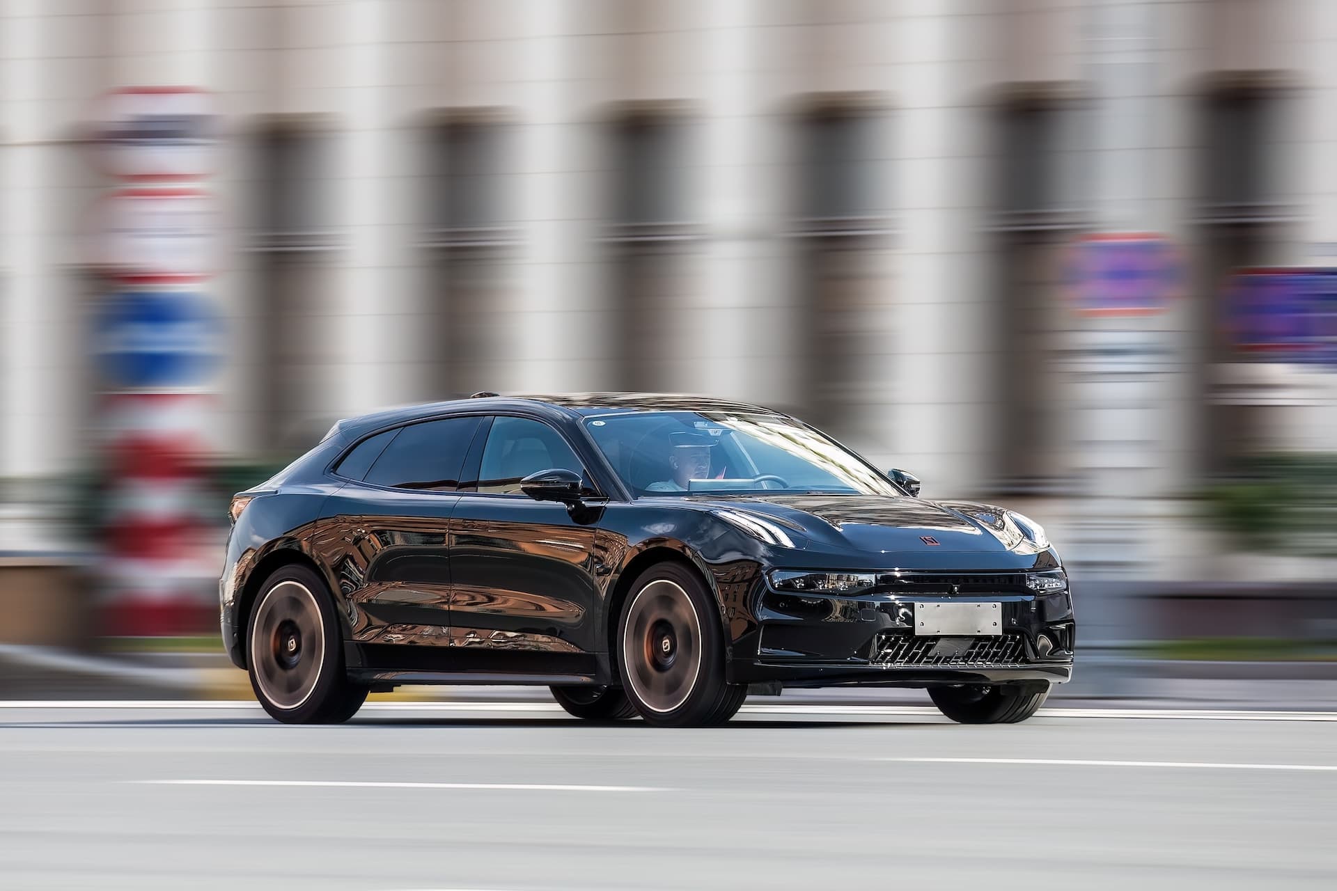 Cover Image for Zeekr an der Spitze: Chinas Elektroautos dominieren russischen Markt