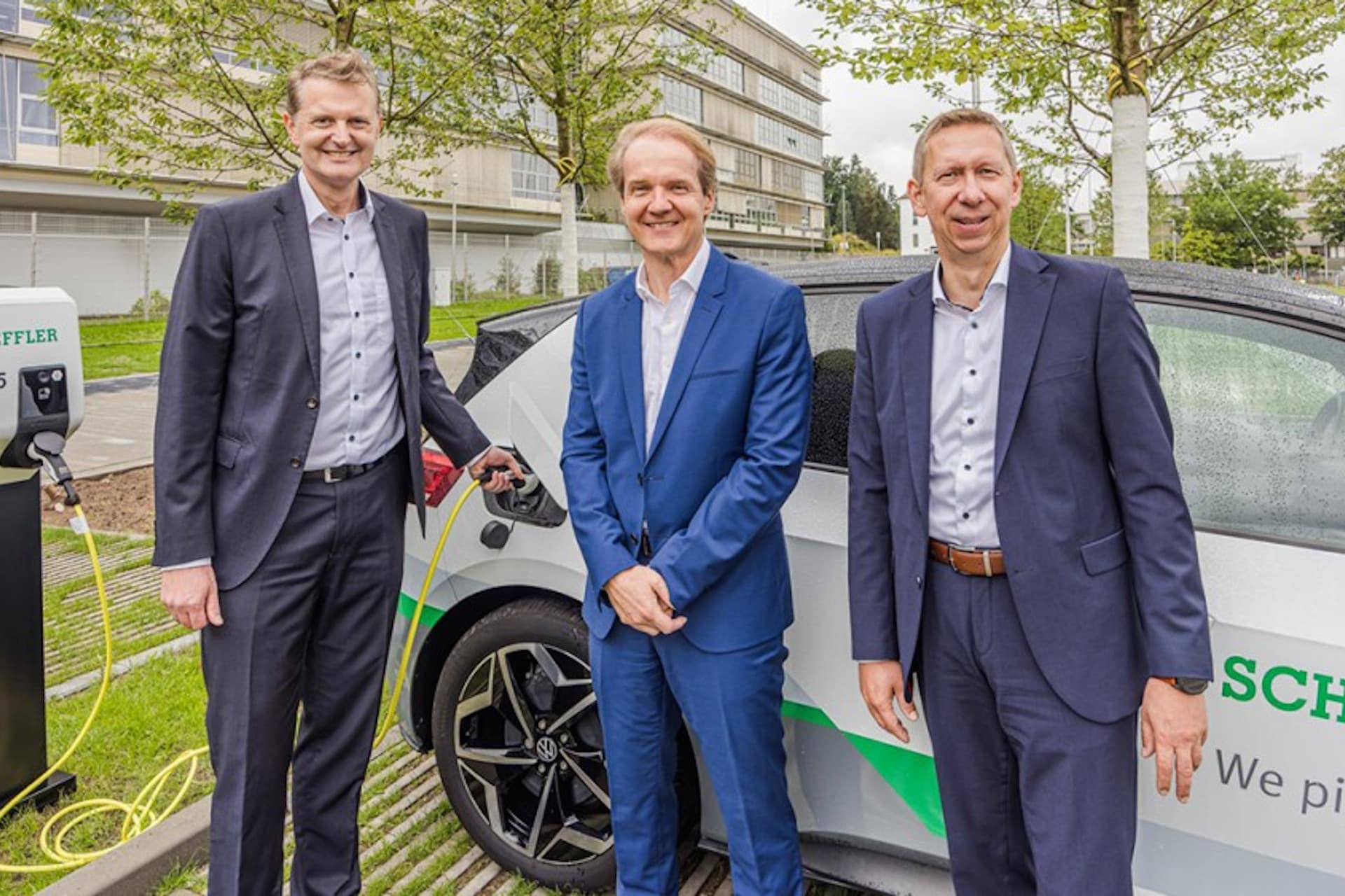 Cover Image for Zulieferer Schaeffler baut 5000 neue Ladepunkte für E-Autos