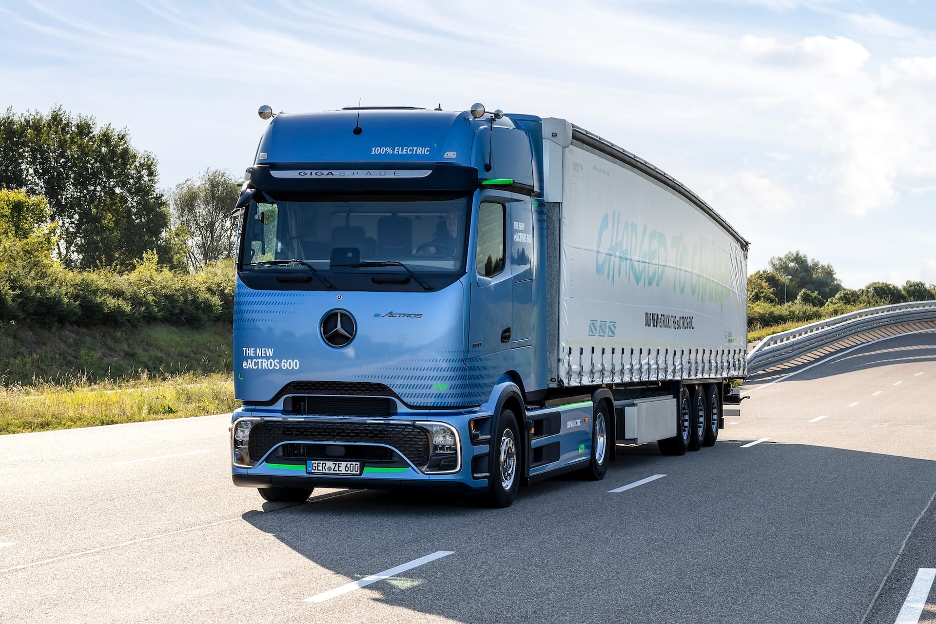 Cover Image for Daimler Truck ermöglicht Leasing von Elektro-Lkw auf Probe