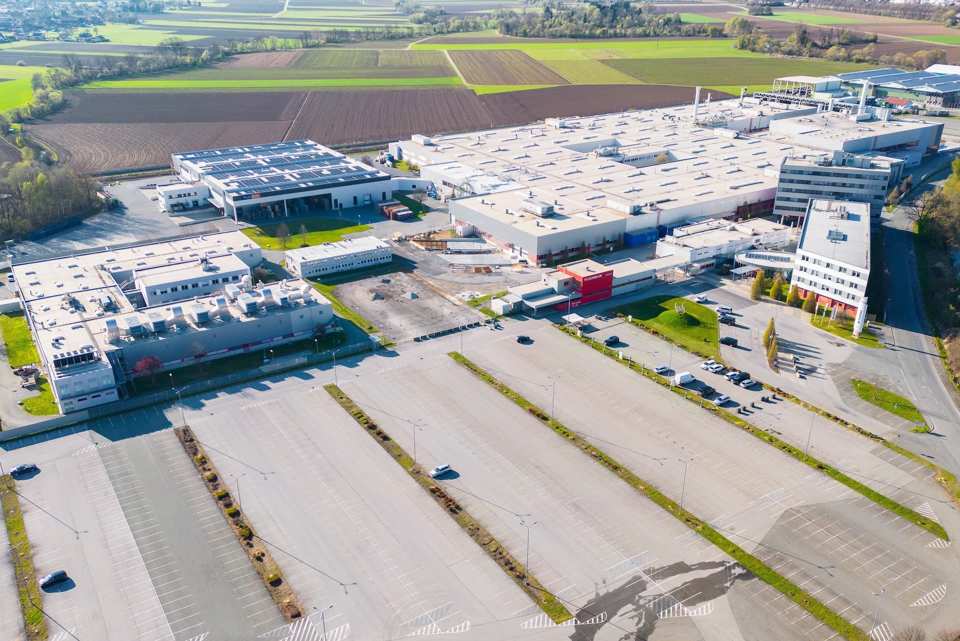 Cover Image for Zahlreiche Kündigungen bei Magna in Österreich