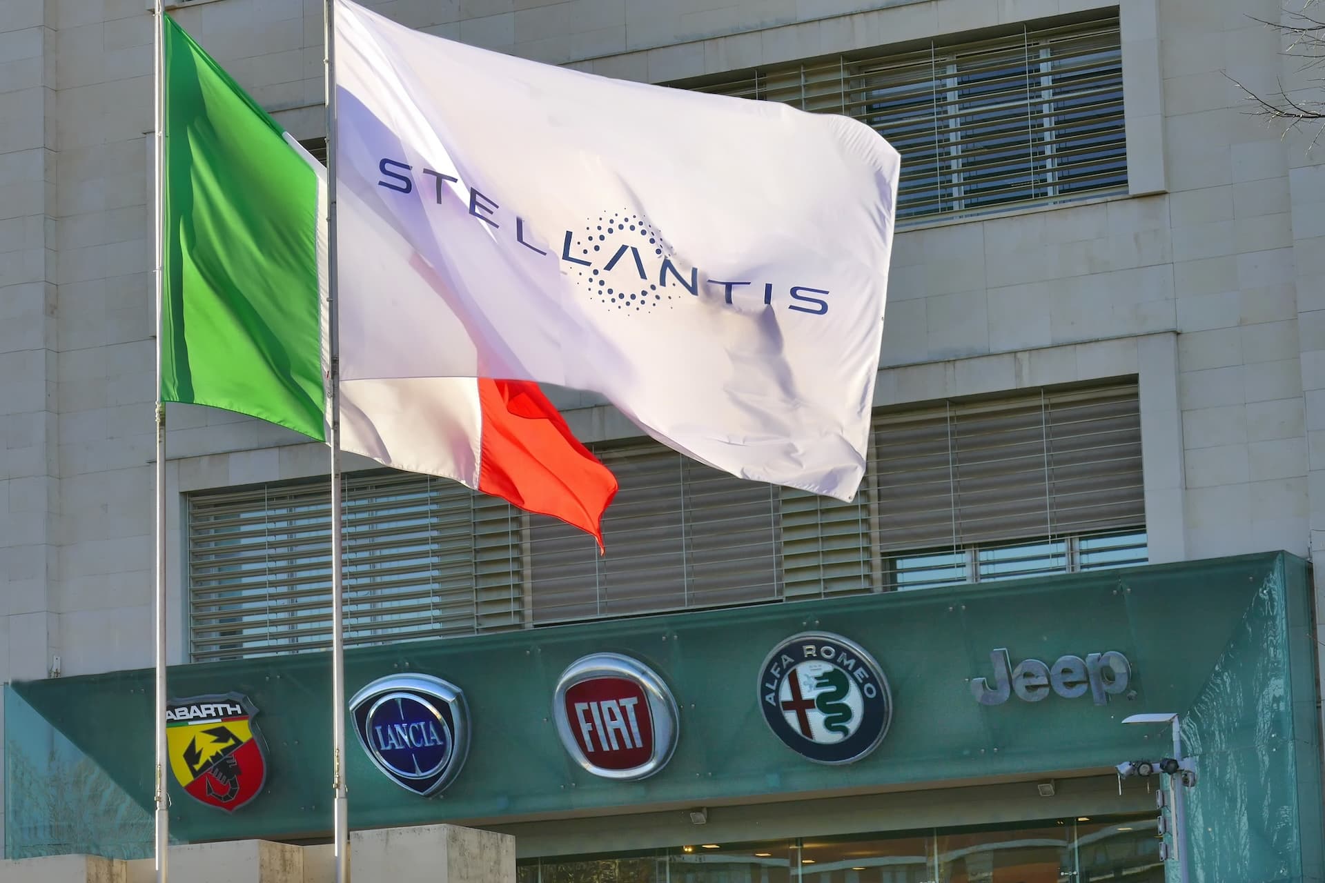 Cover Image for Stellantis steckt in Italien in einer tiefen Krise