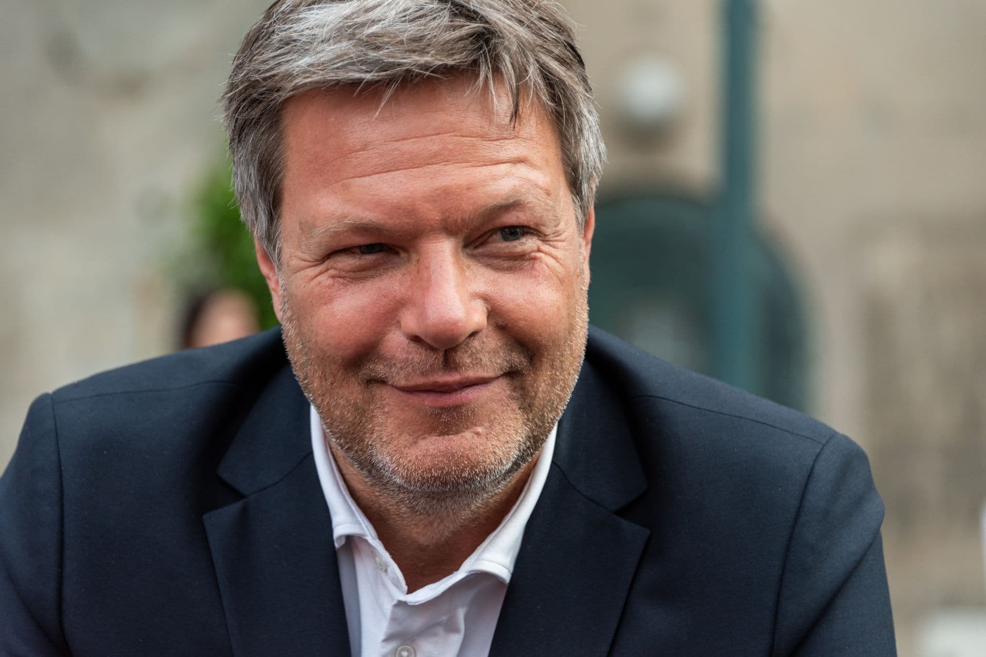 Cover Image for Habeck: „Wir wollen das Leben wieder bezahlbar machen“