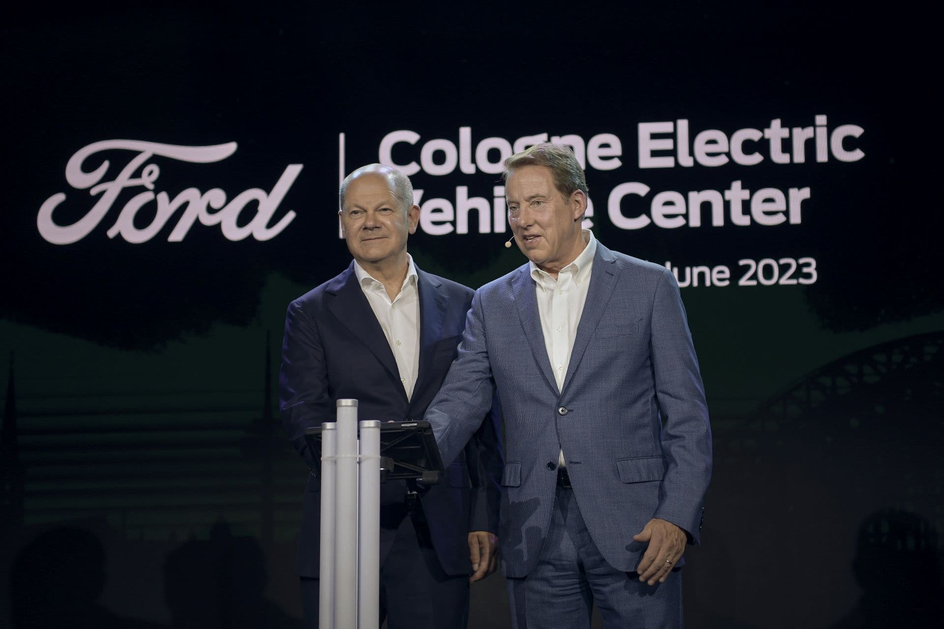 Cover Image for Scholz fordert mehr EU-Unterstützung für Elektroautos