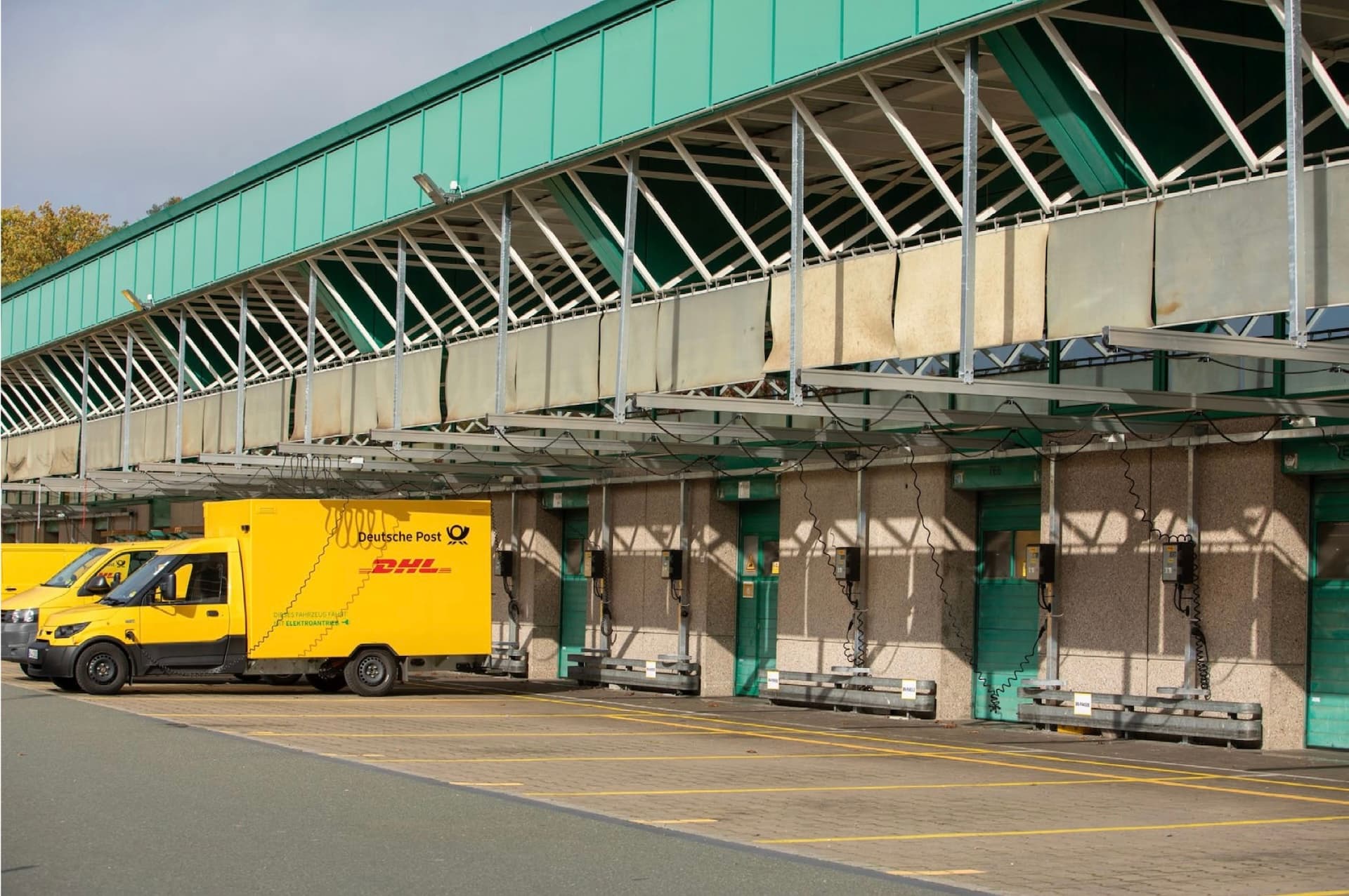 Cover Image for Elexon installiert 188 AC-Ladepunkte bei der Deutschen Post-DHL