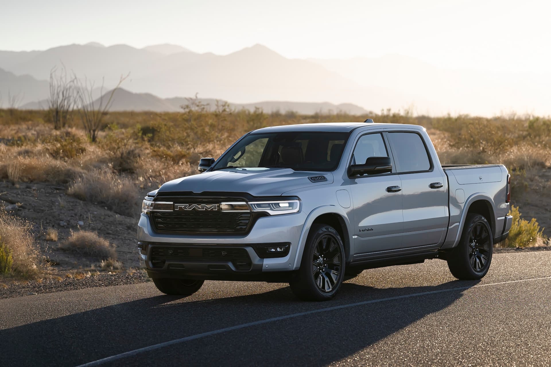 Cover Image for Ram 1500 Ramcharger: Abseits aller Kabel