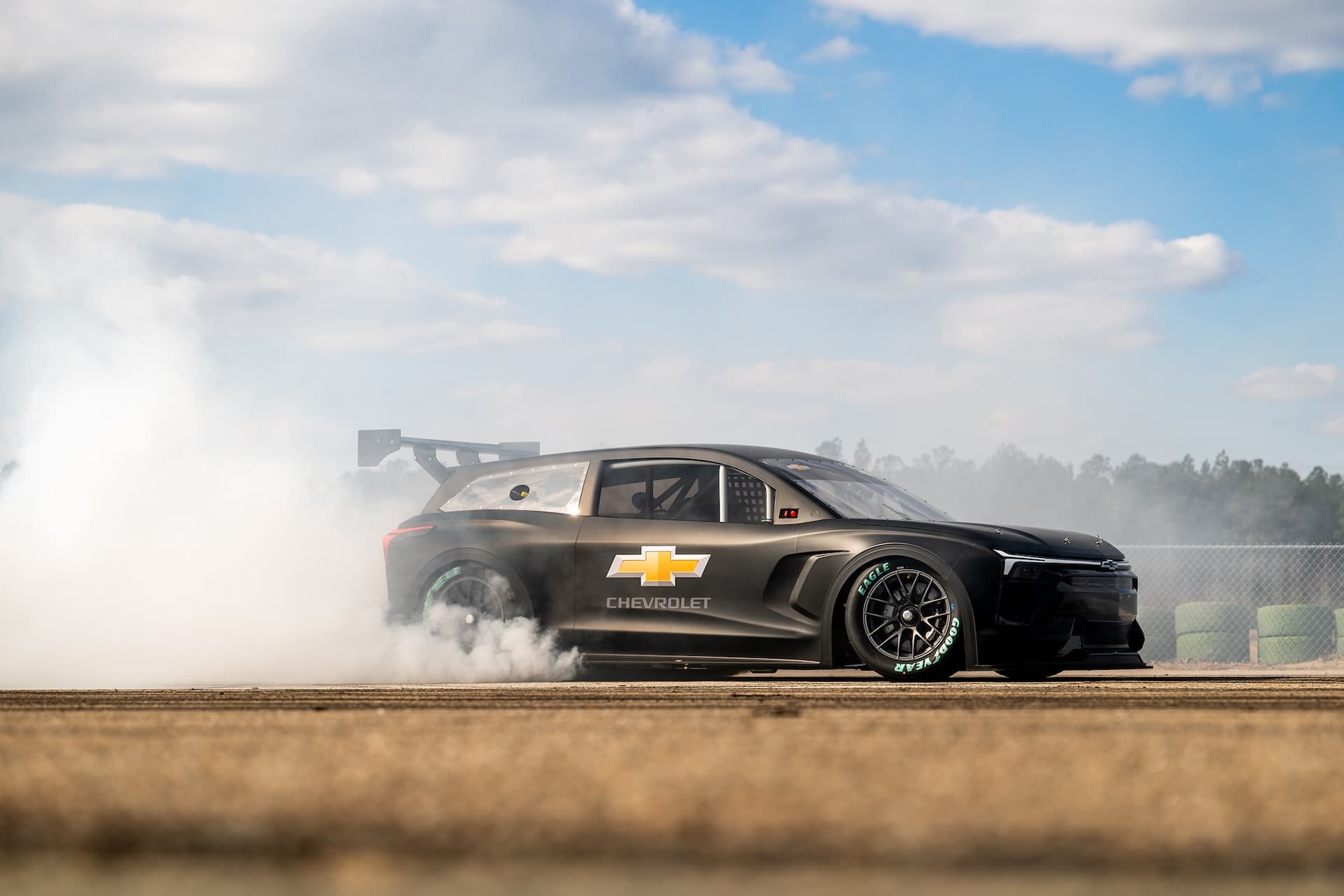 Cover Image for Nascar: Chevrolet bringt zwei Elektro-Flitzer nach Daytona