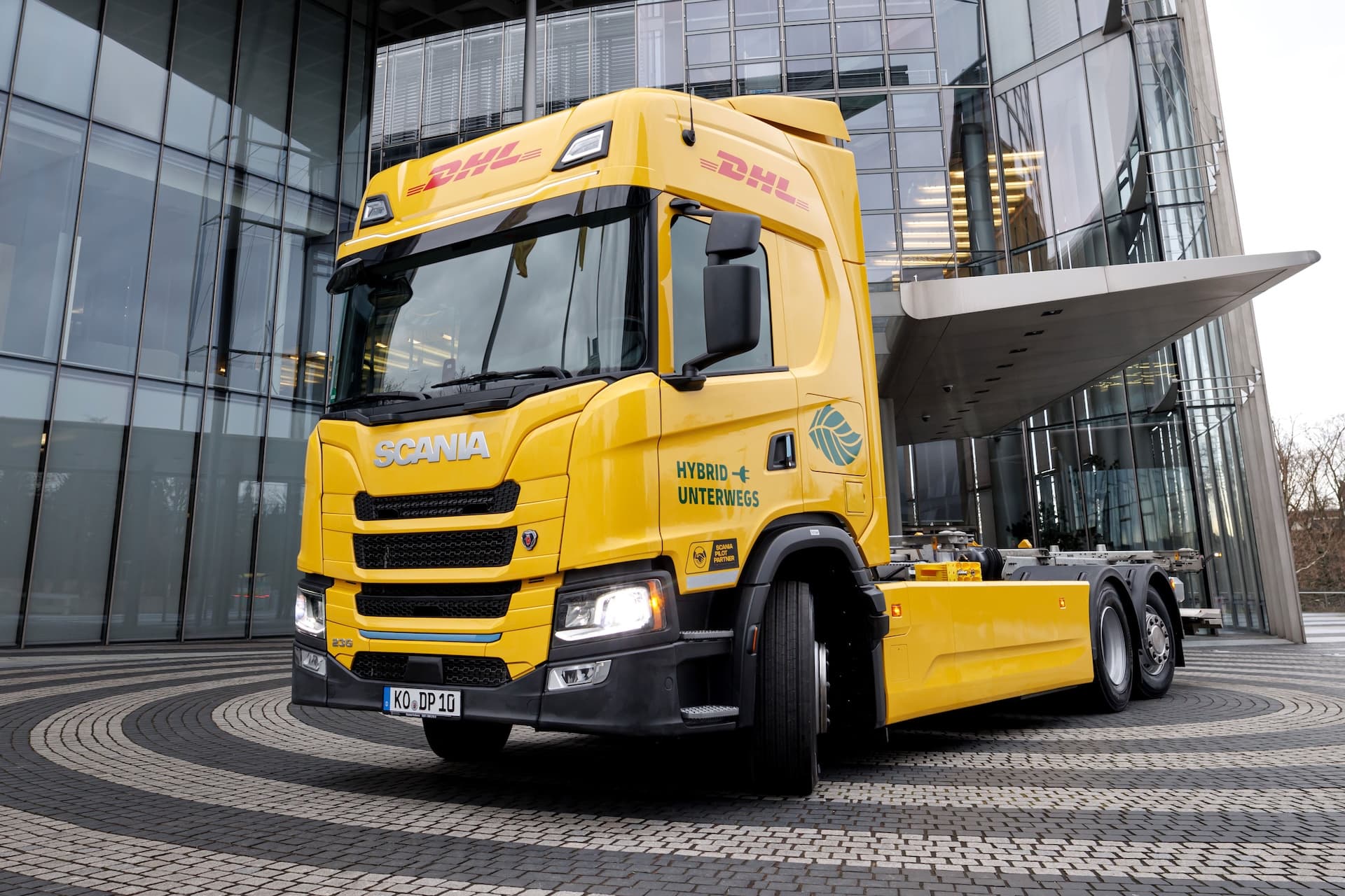 Cover Image for DHL und Scania testen Elektro-Lkw mit Range-Extender