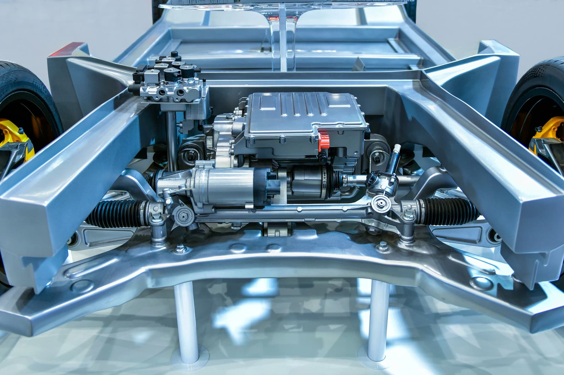 Cover Image for 400-Volt und 800-Volt in Elektroautos erklärt