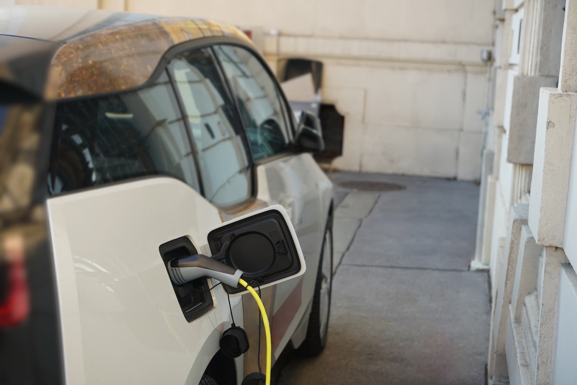 Cover Image for Sofortiges Laden ist für E-Auto-Akkus schädlicher als V2G