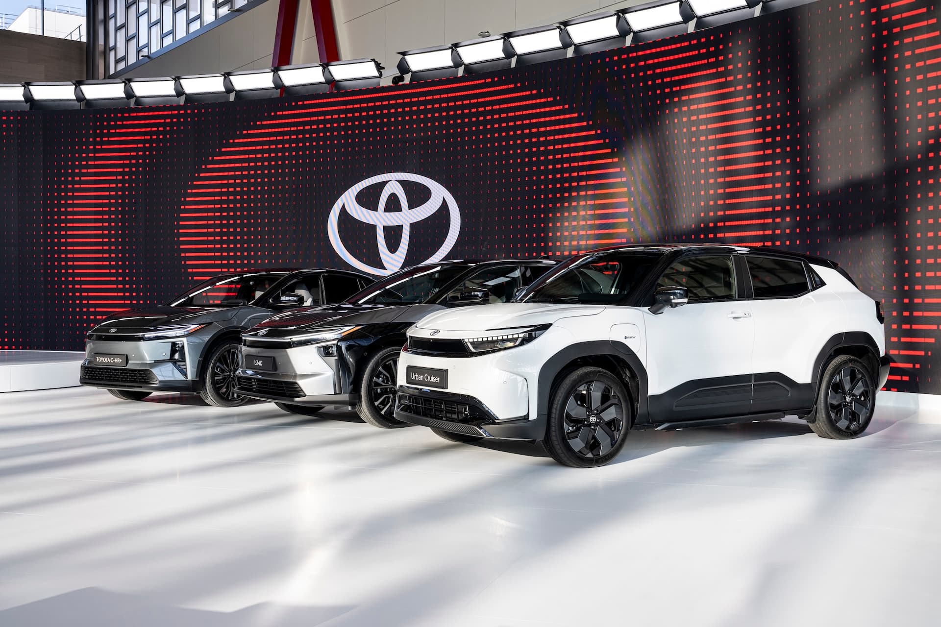 Cover Image for Toyota will 2026 in südafrikanischen E-Auto-Markt eintreten