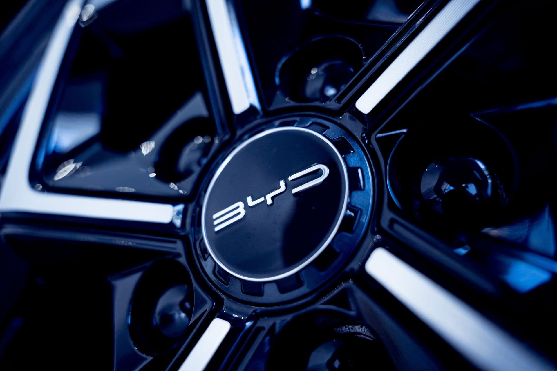 Cover Image for BYD will 2026 erstmals E-Autos in Pakistan montieren