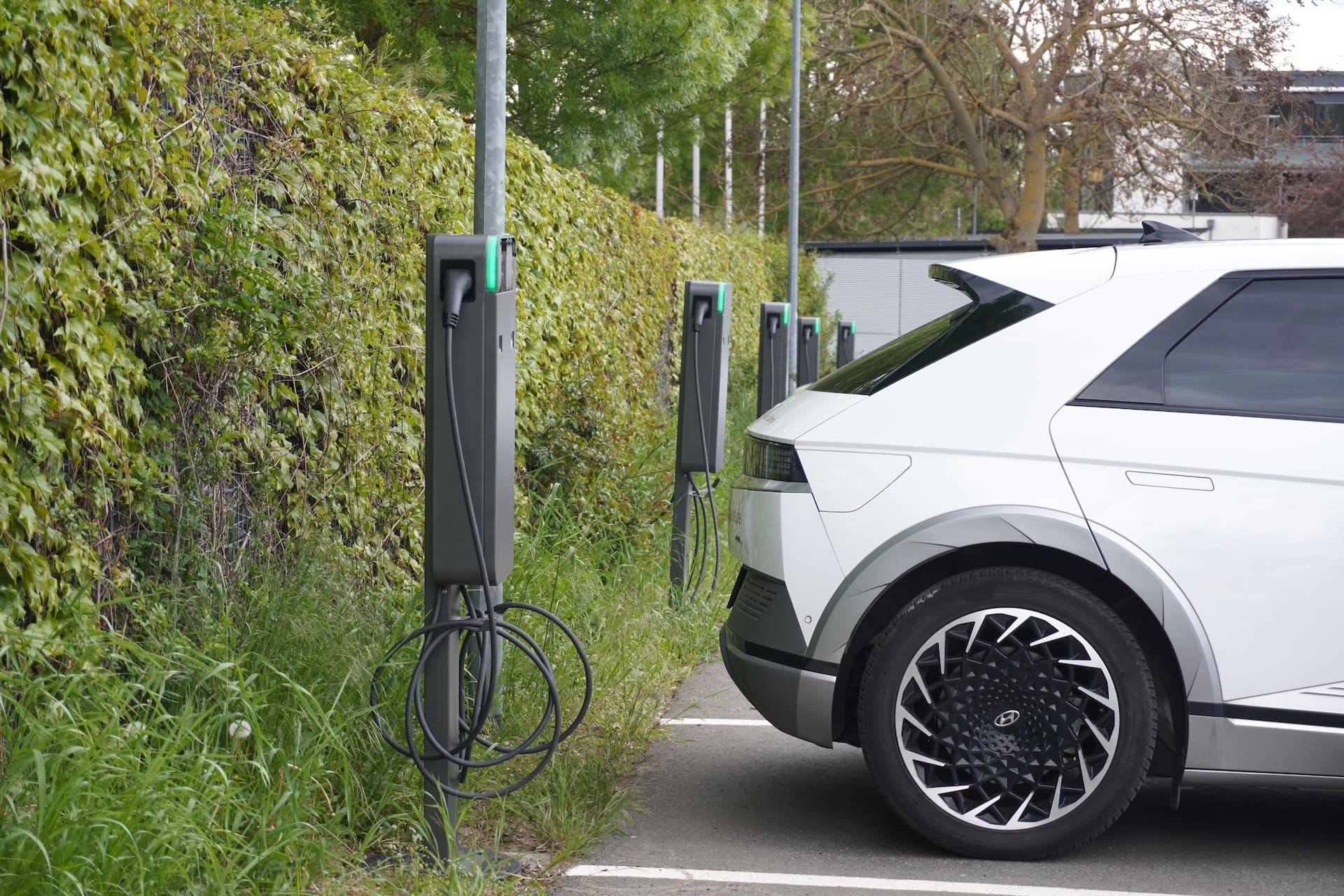 Cover Image for Wie sich Stromkosten auf die Gesamtkosten eines E-Autos auswirken