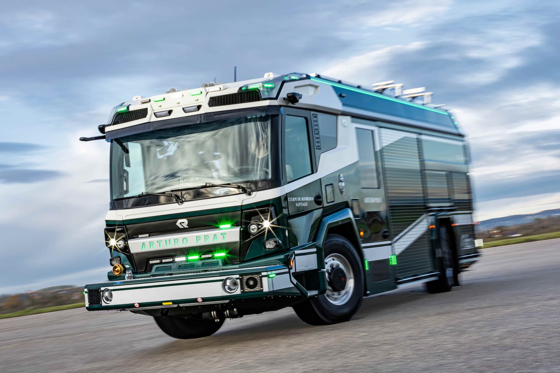 Rosenbauer liefert erstes Elektro-Löschfahrzeug nach Südamerika