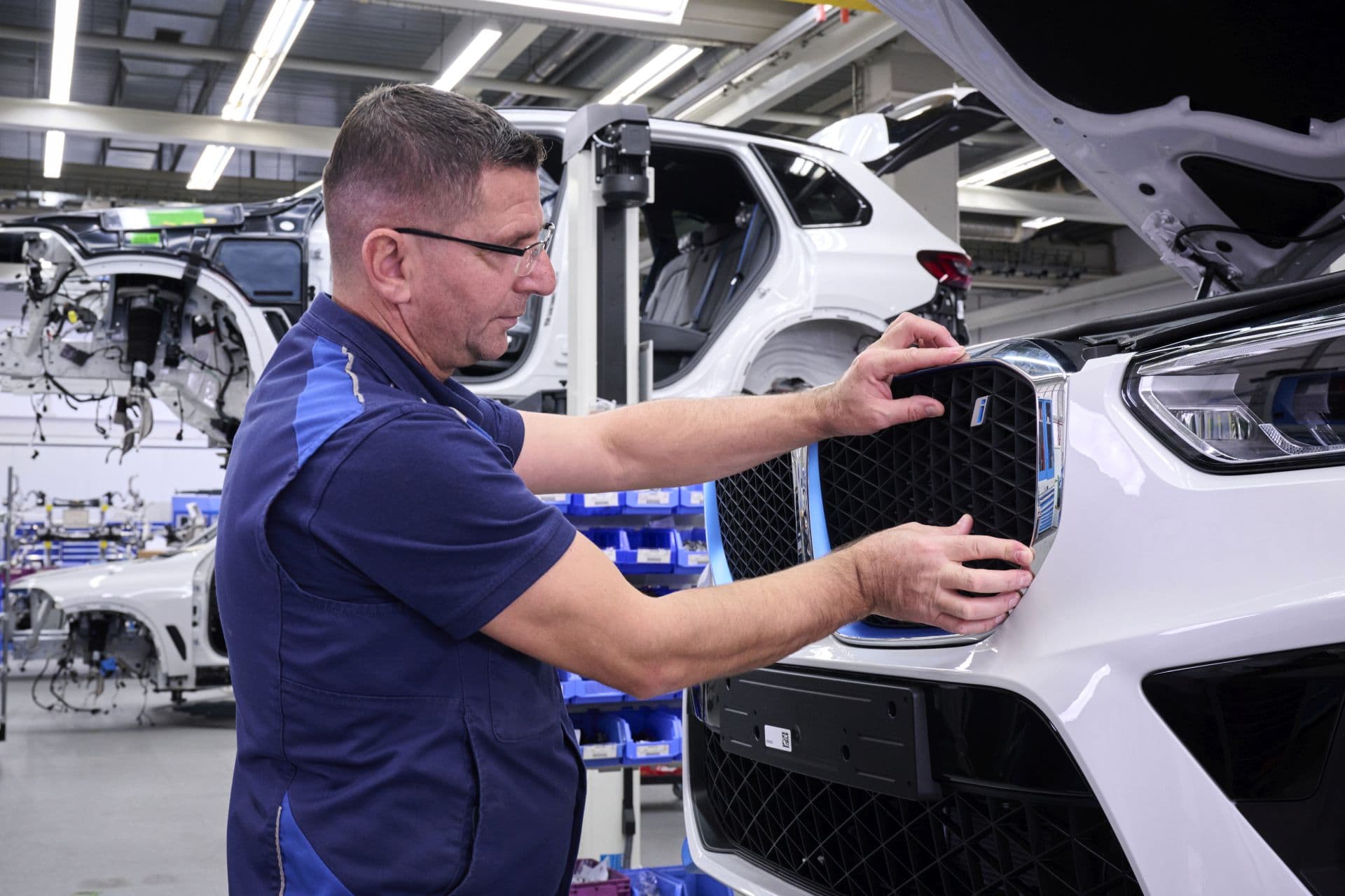 Cover Image for Kommt der BMW iX5 REx mit 1000 km Reichweite ab 2026?