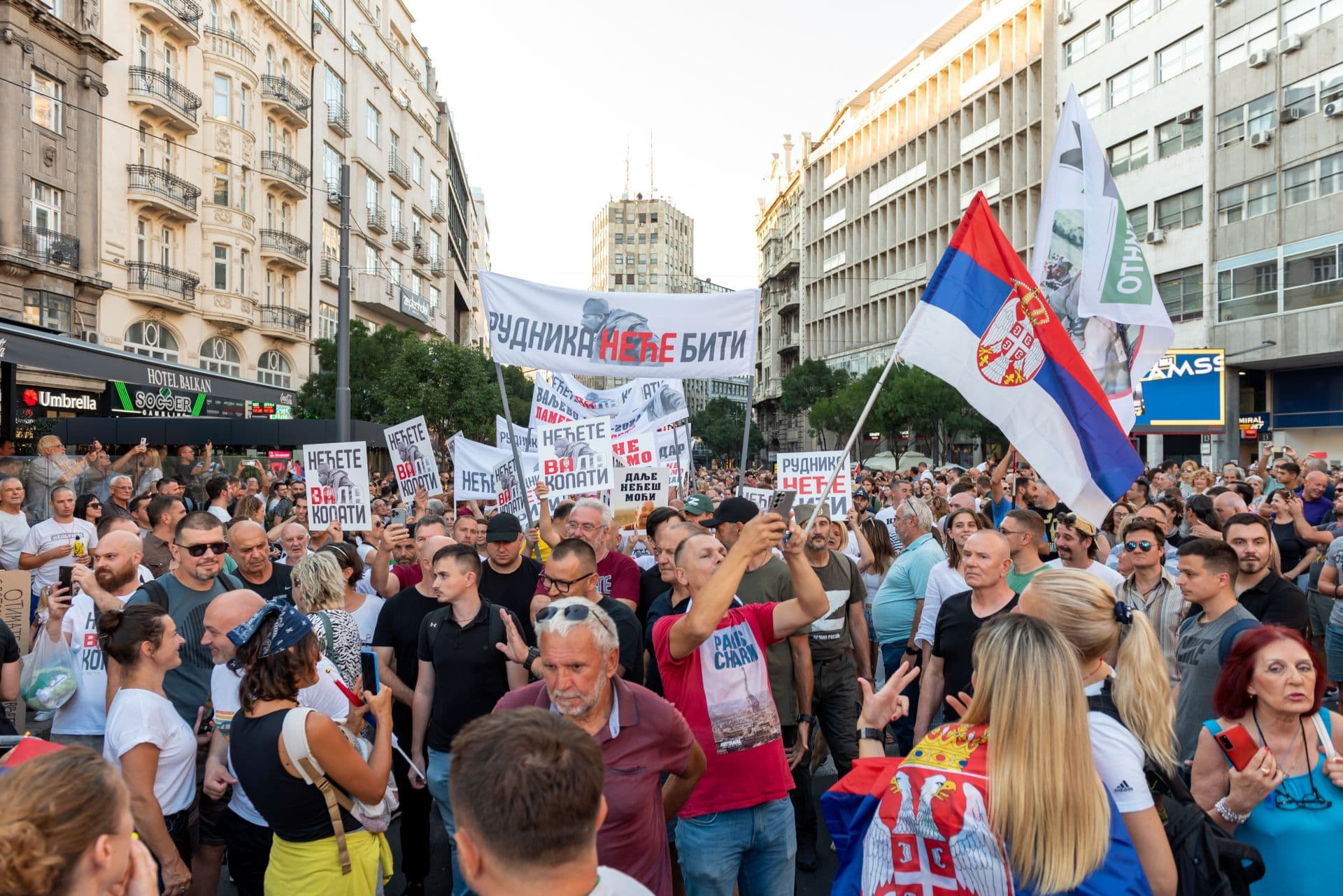 Cover Image for Rio Tinto stoppt 2,5 Milliarden Euro schweres Lithiumprojekt in Serbien