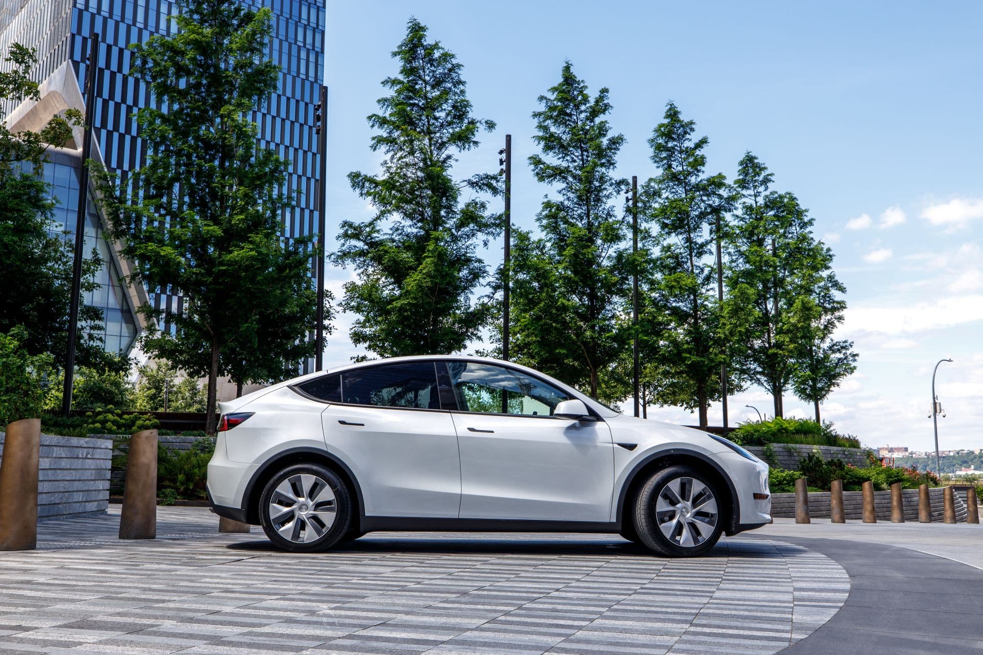 Cover Image for Tesla-Umsatz bricht so stark ein wie lange nicht