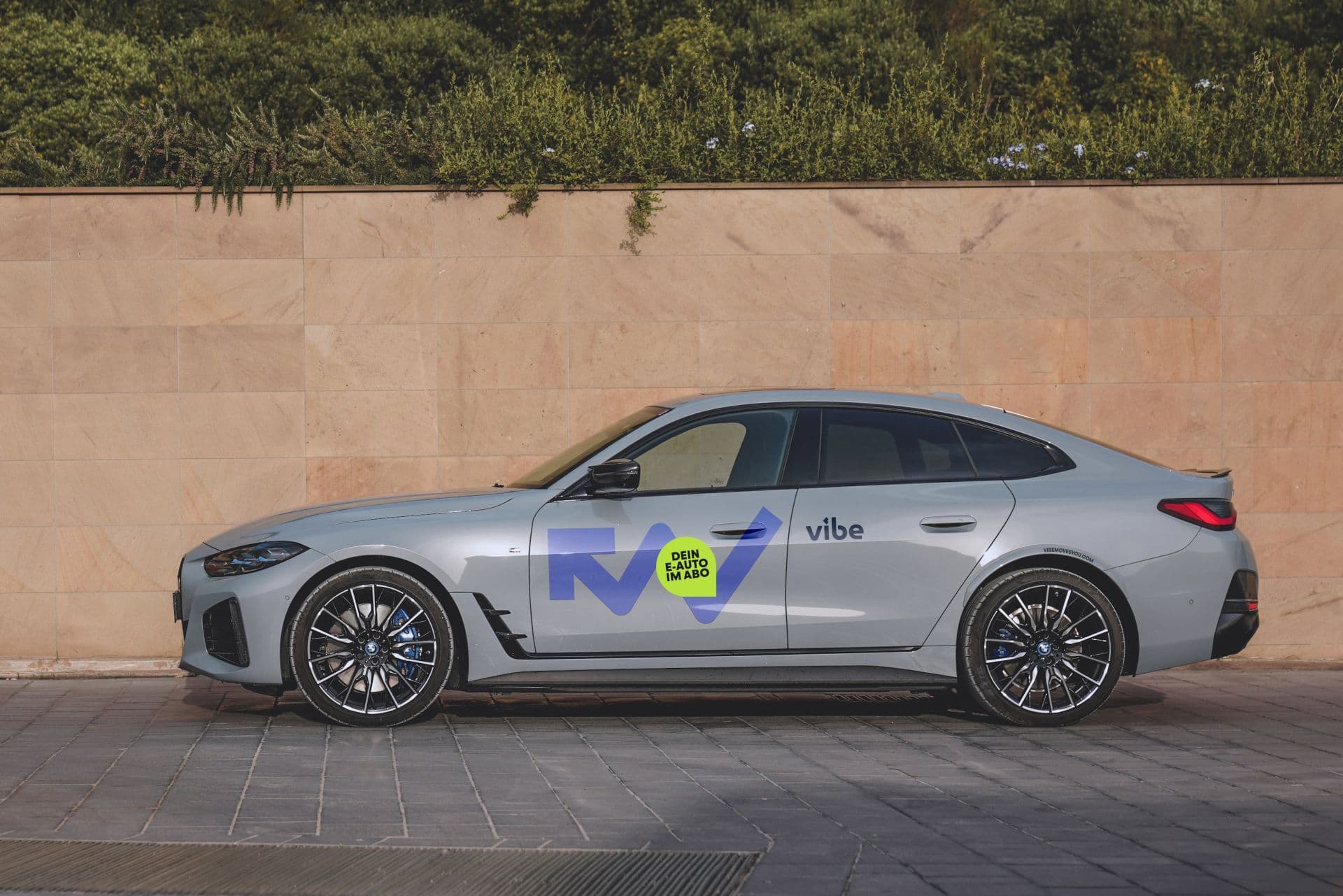 Cover Image for Gebrauchte E-Autos im Abo: Revibe kommt nach Deutschland