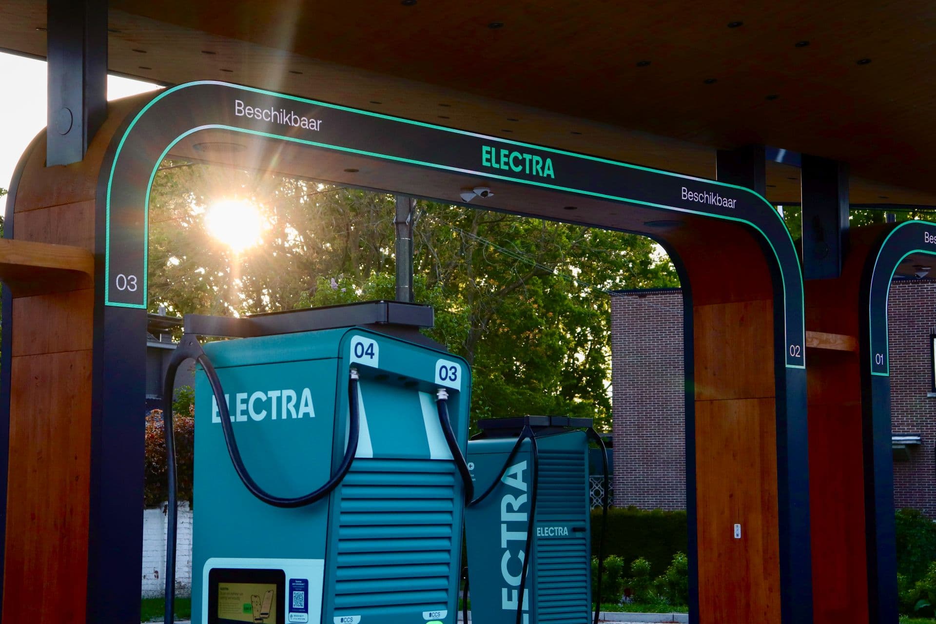 Cover Image for Electra: 300 Schnellladeparks entstehen bei Edeka