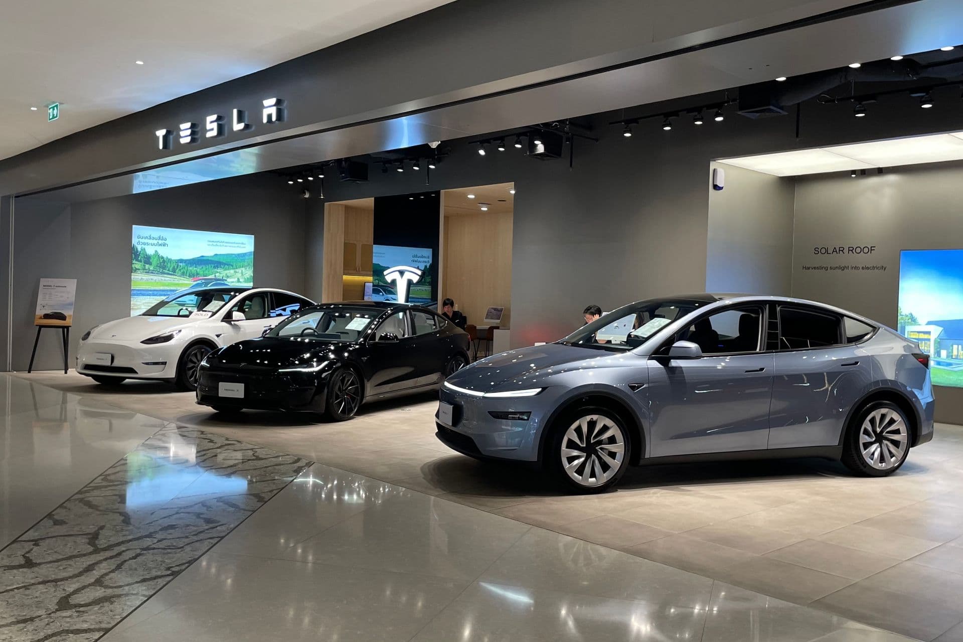 Cover Image for Tesla: Weiterer Topmanager verlässt US-Elektroautobauer