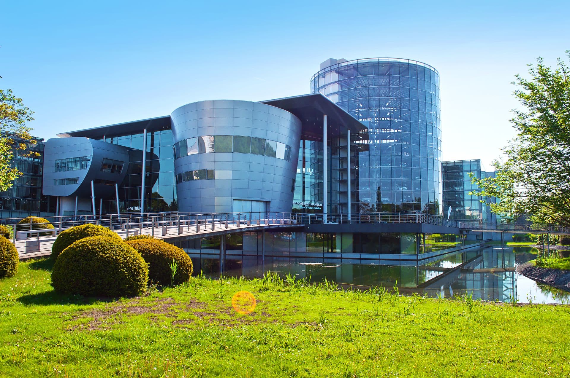 Cover Image for Kretschmer: Sachsen ringt um seine Auto-Industrie