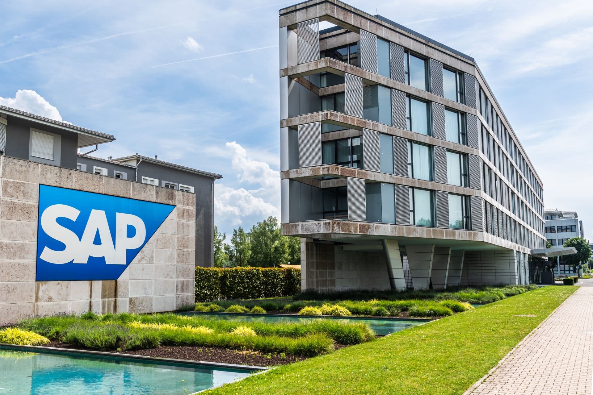 Cover Image for SAP-Fuhrparkchef Krautwasser verteidigt E-Auto-Strategie